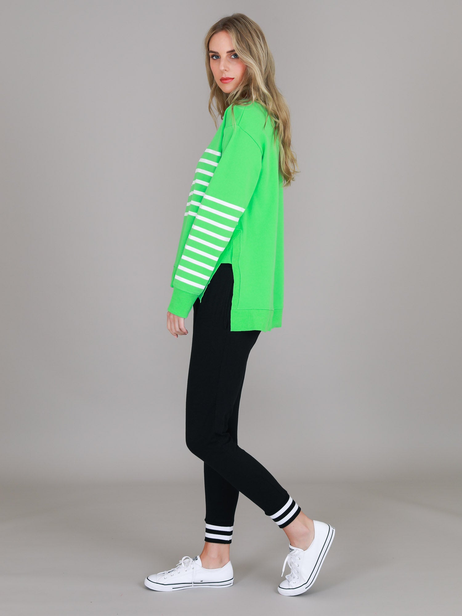 crew neckline #color_apple green