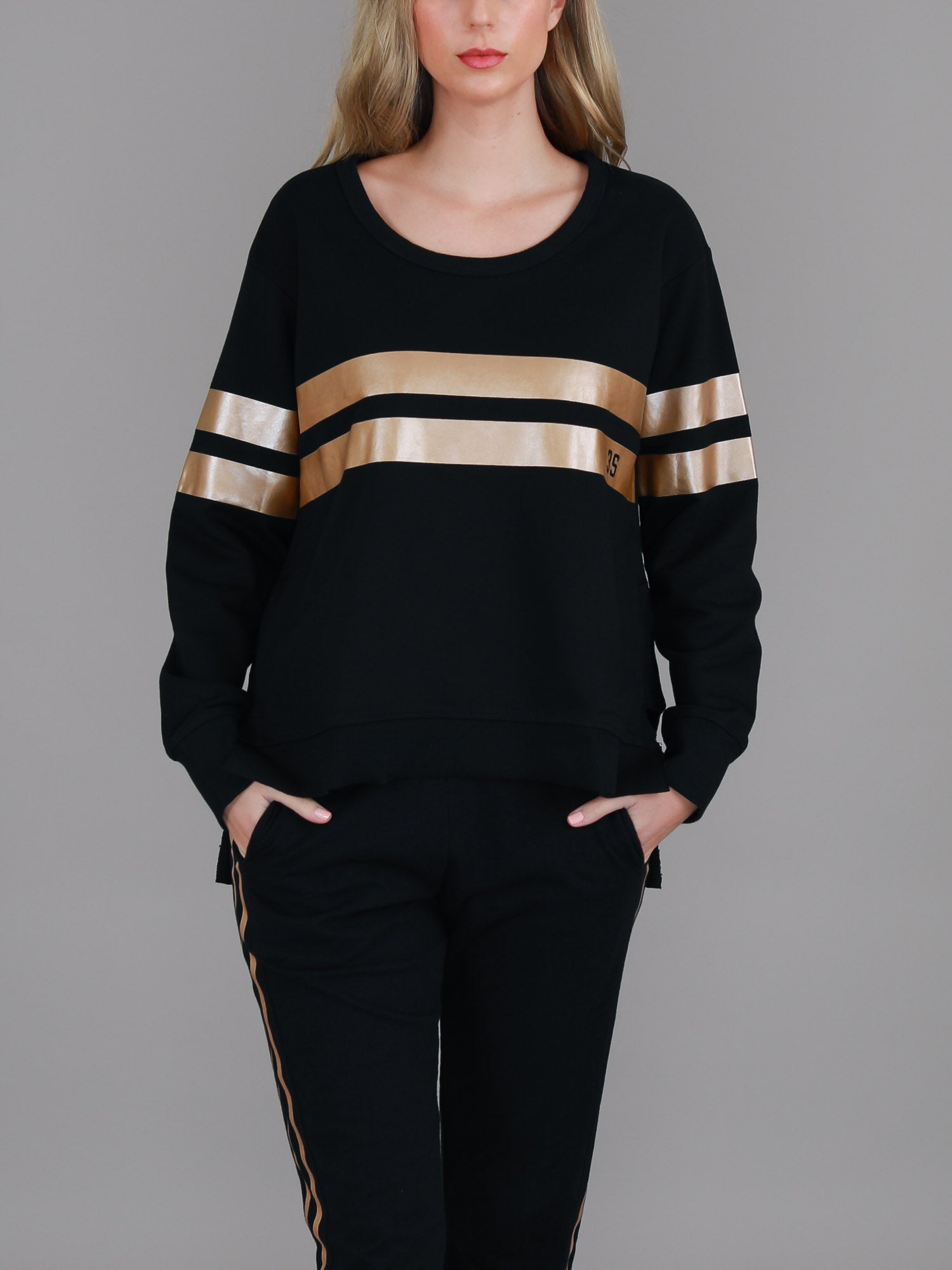 black crewneck sweatshirt #color_black/gold