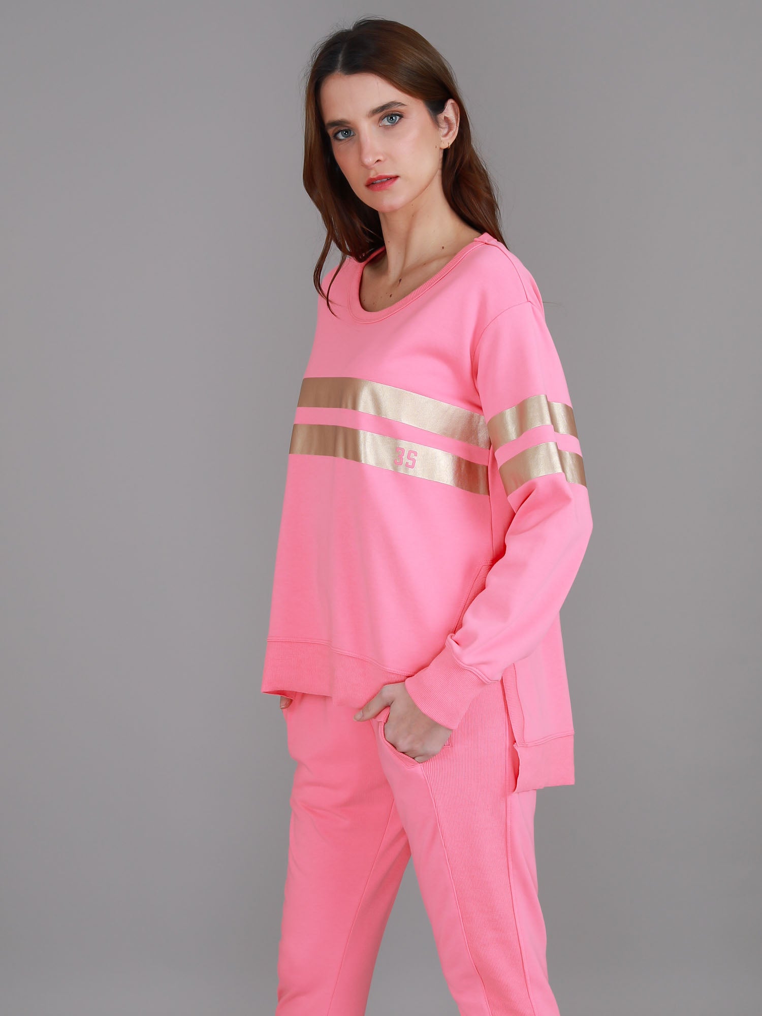 light pink crewneck #color_georgia peach