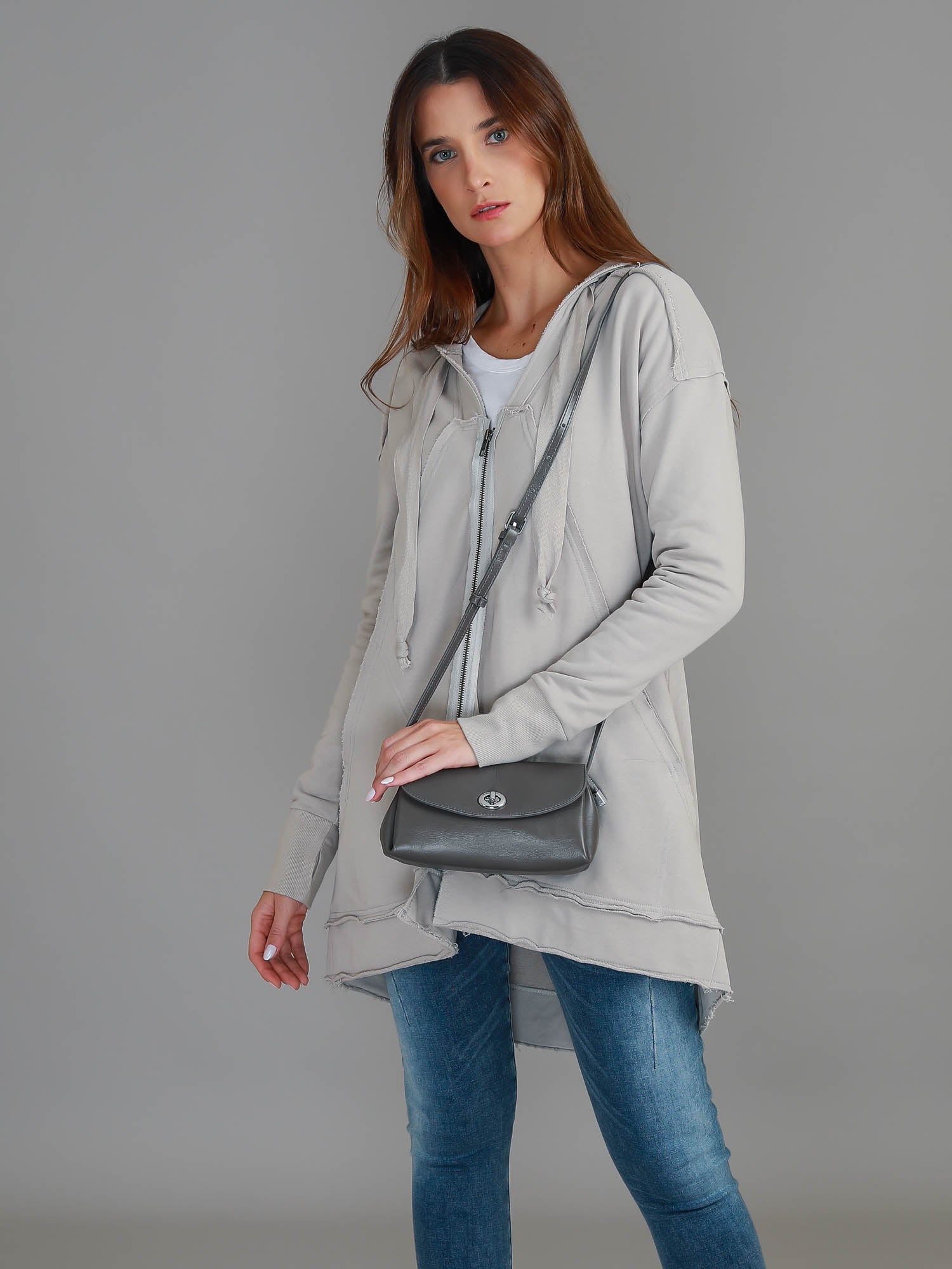 best cross body bag #color_grey