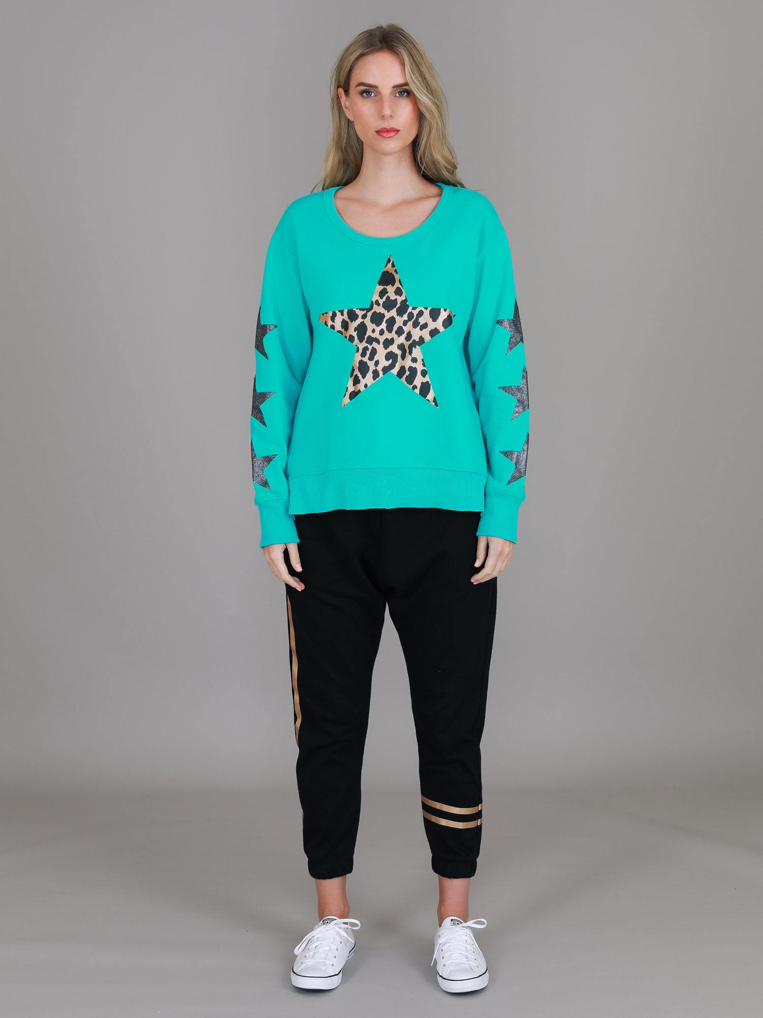 green color sweater #color_aquatic