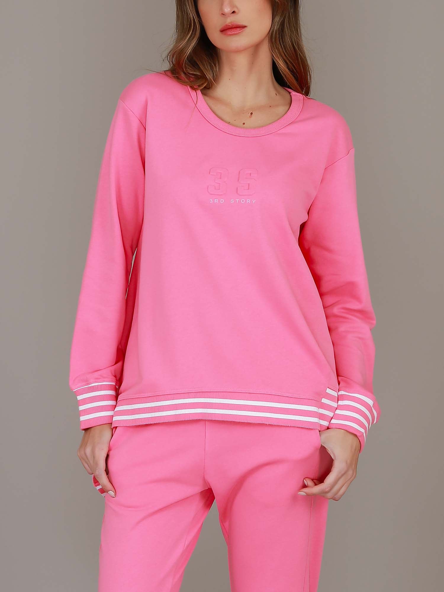 hot pink jumper #color_pop pink
