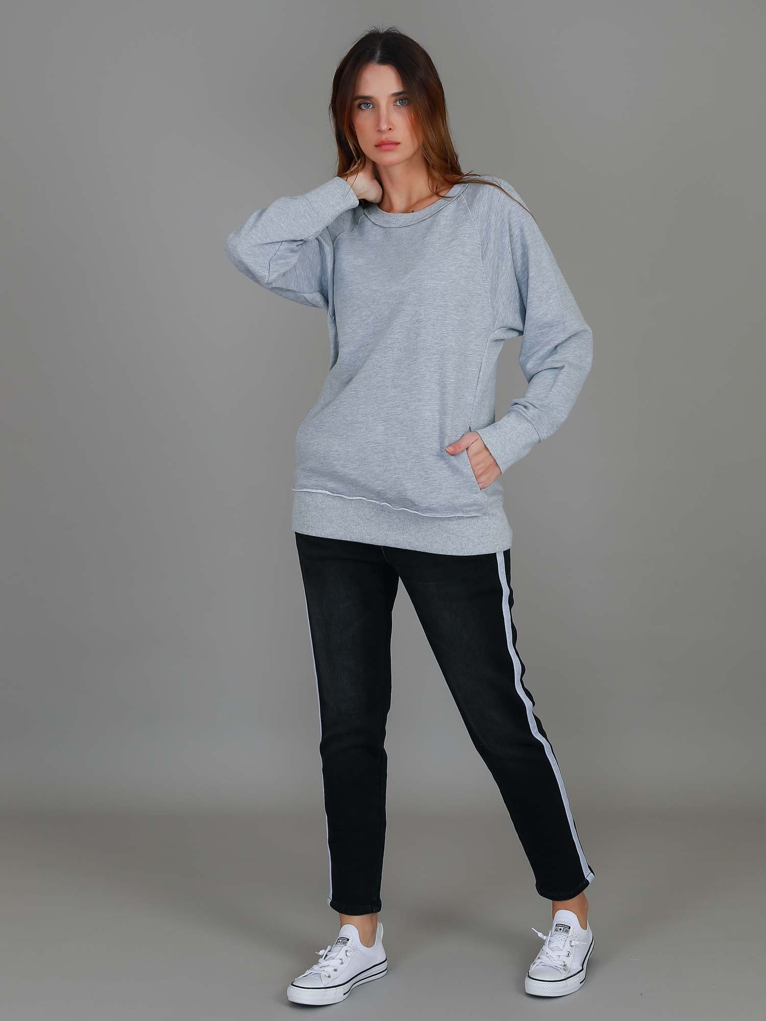 grey crewneck sweater #color_grey marle