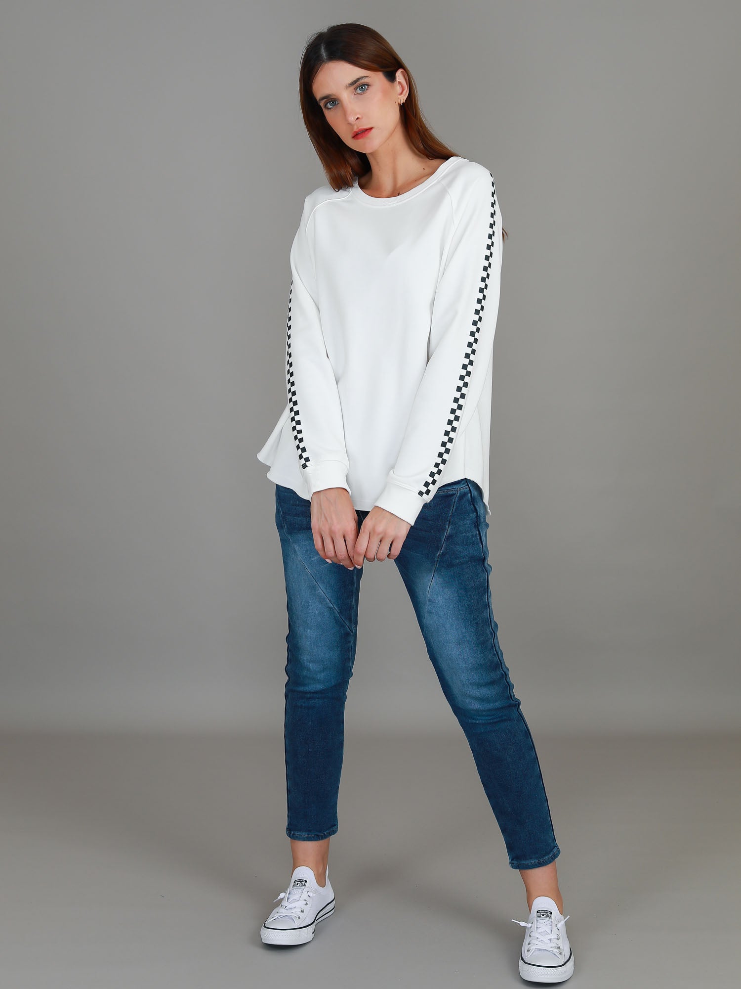 white crew neck #color_white