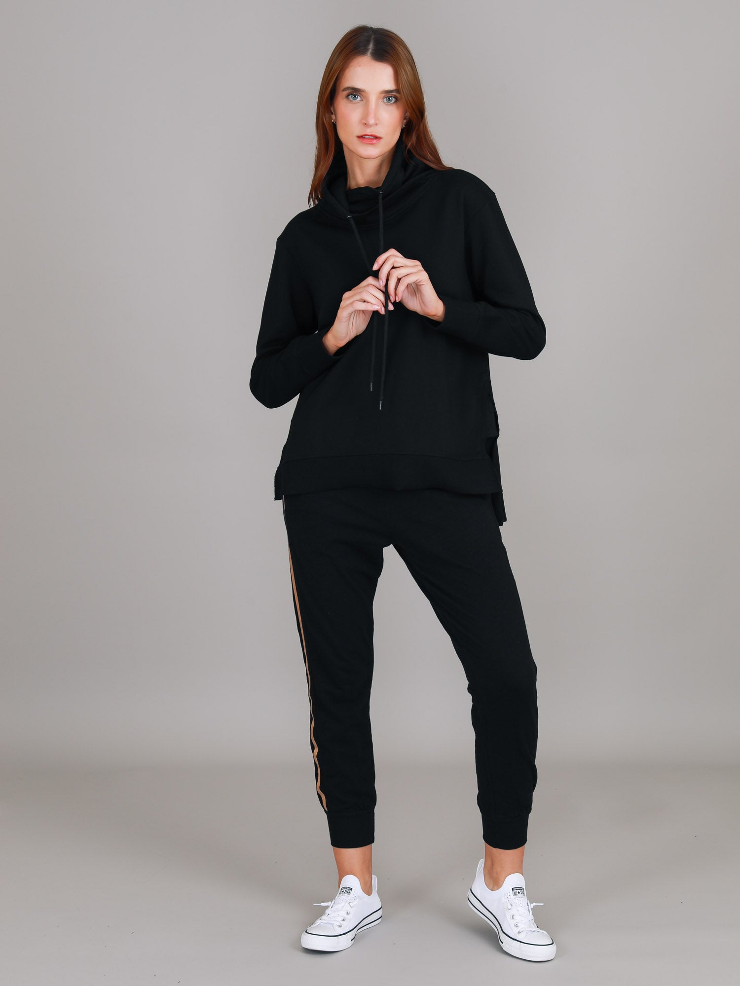 funnel neck #color_black