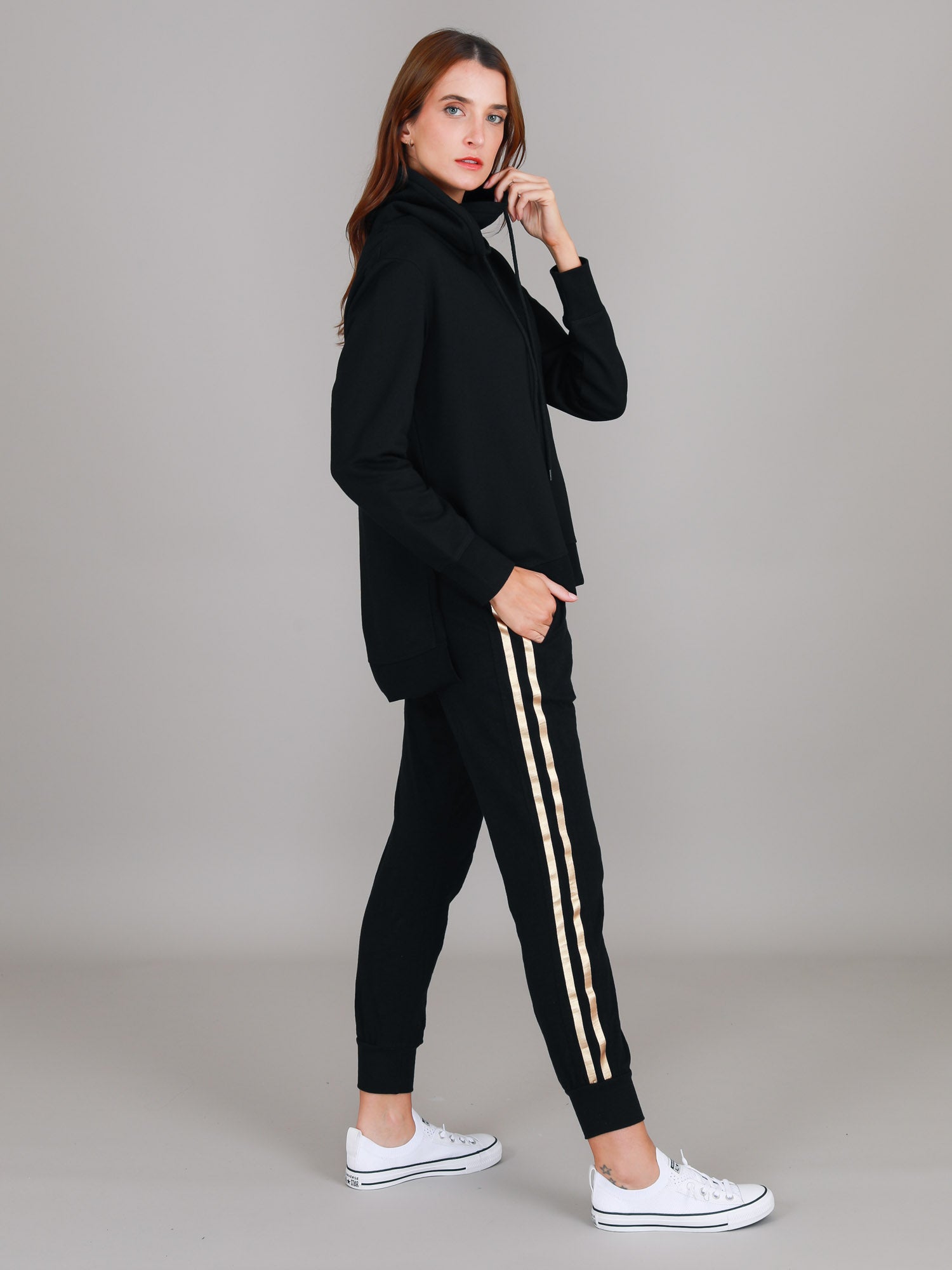 black hoodie #color_black