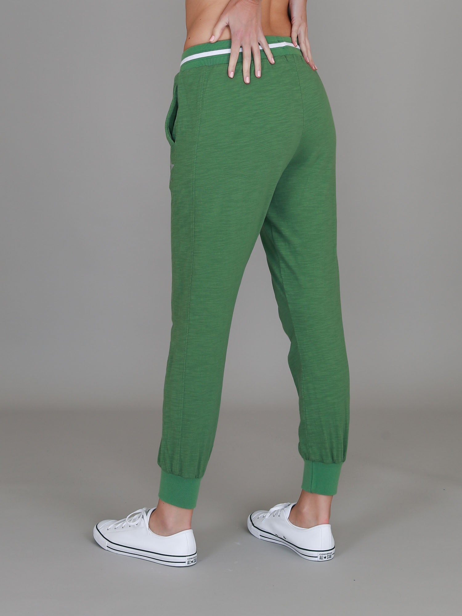 women's joggers #color_crocodile