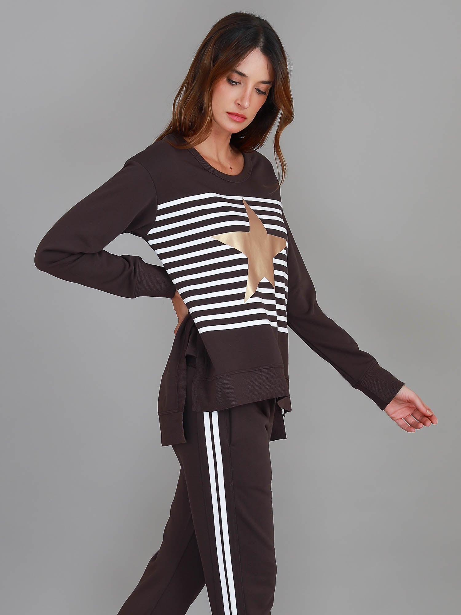 brown sweatshirt women #color_truffle