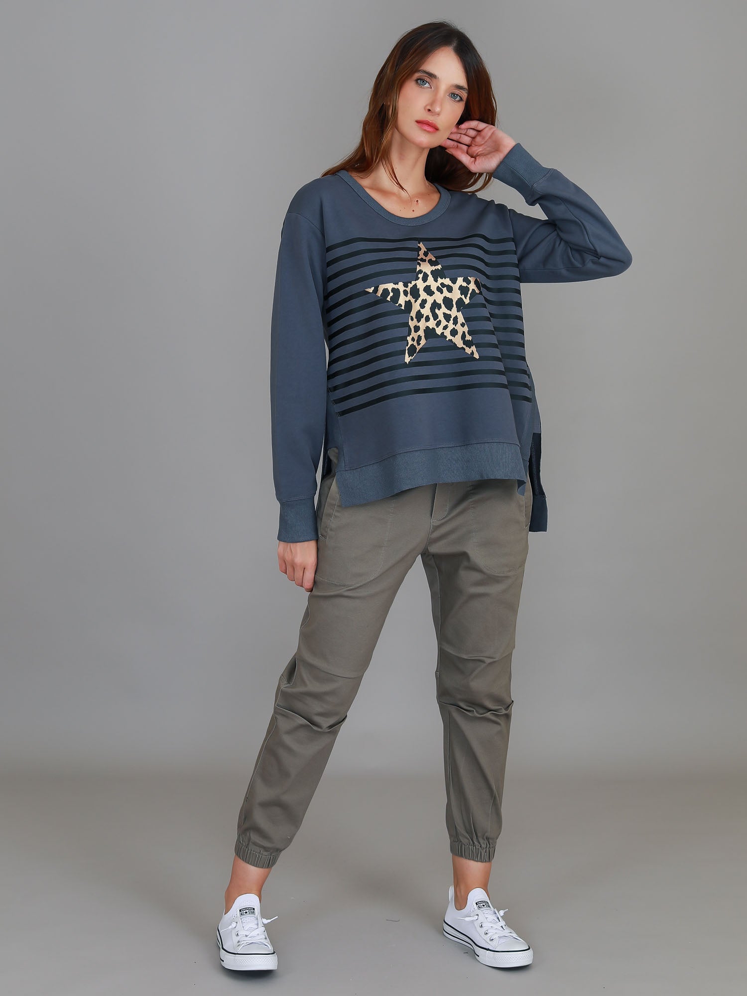 sweatshirt crew neck #color_charcoal
