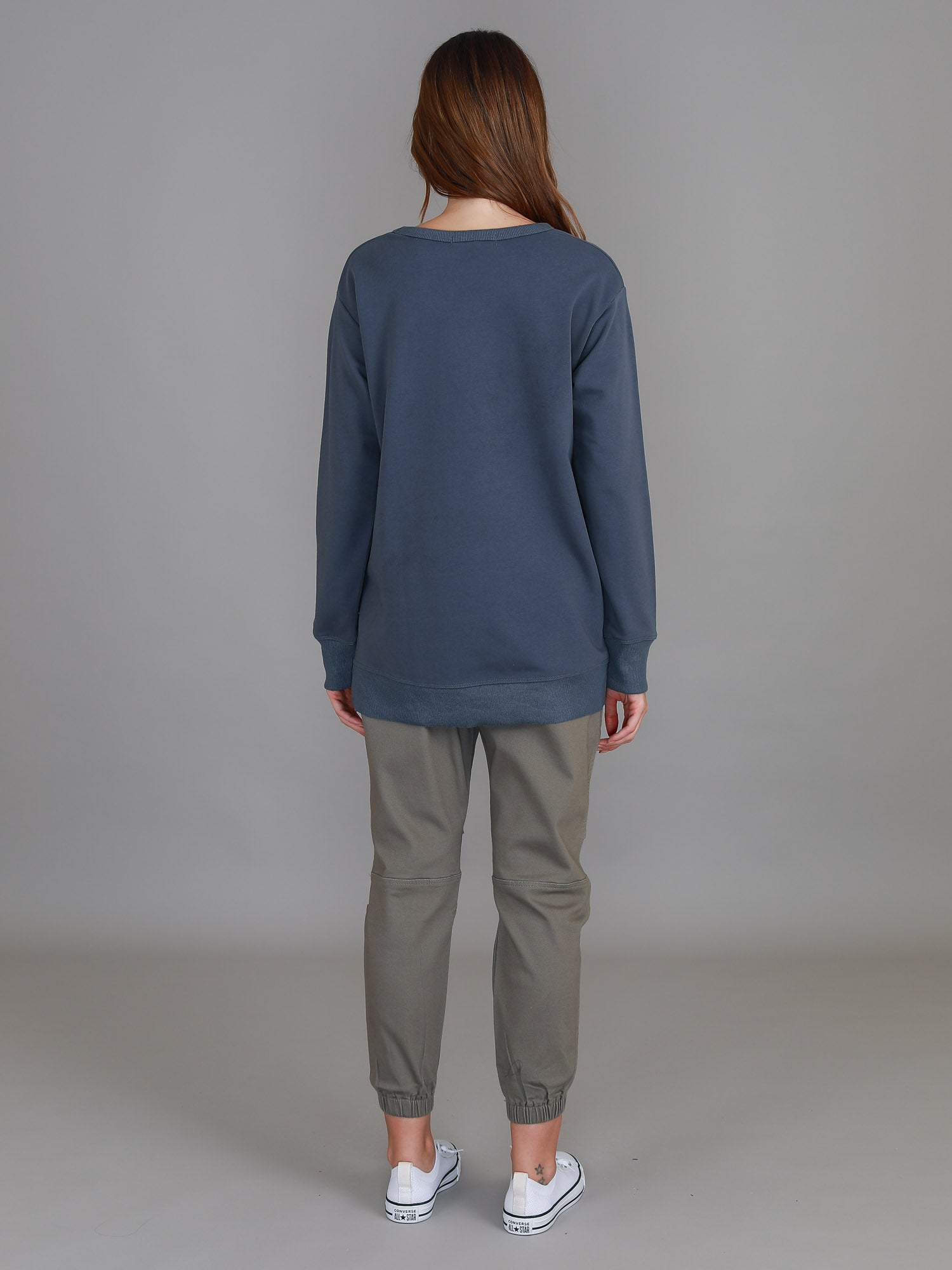 neck sweatshirt #color_charcoal