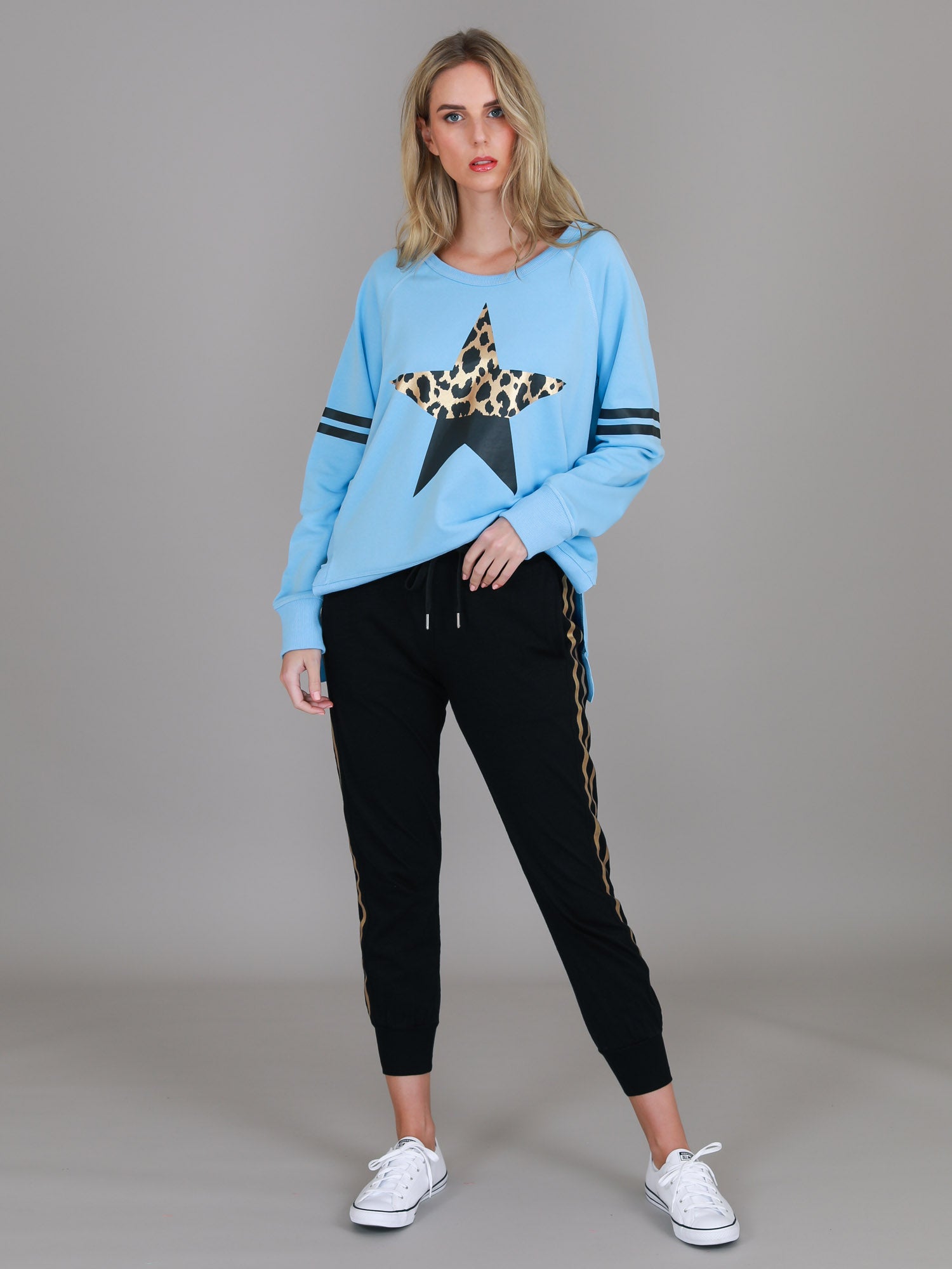 powder blue sweatshirt #color_iceberg