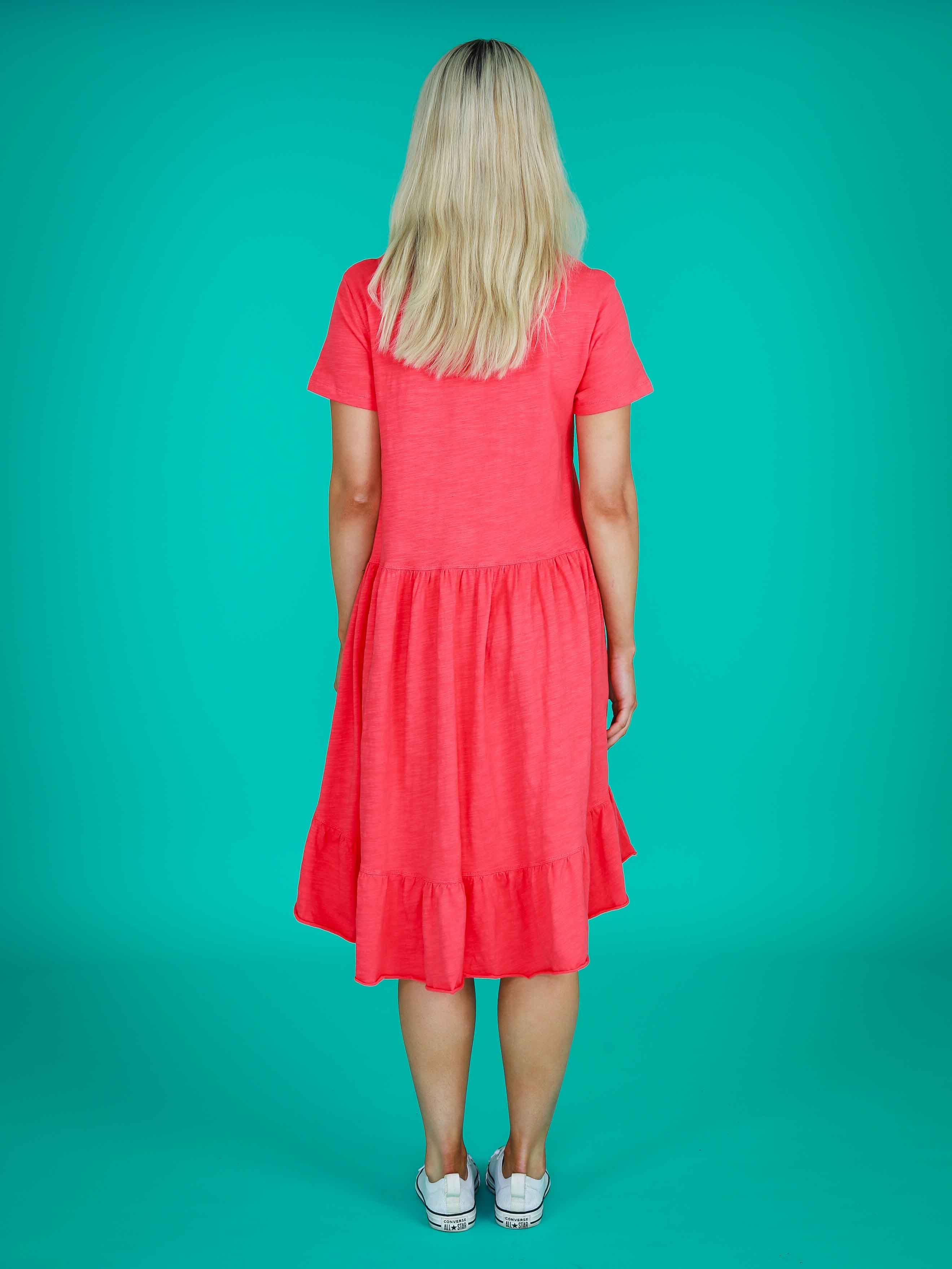 red summer dress #color_lipstick