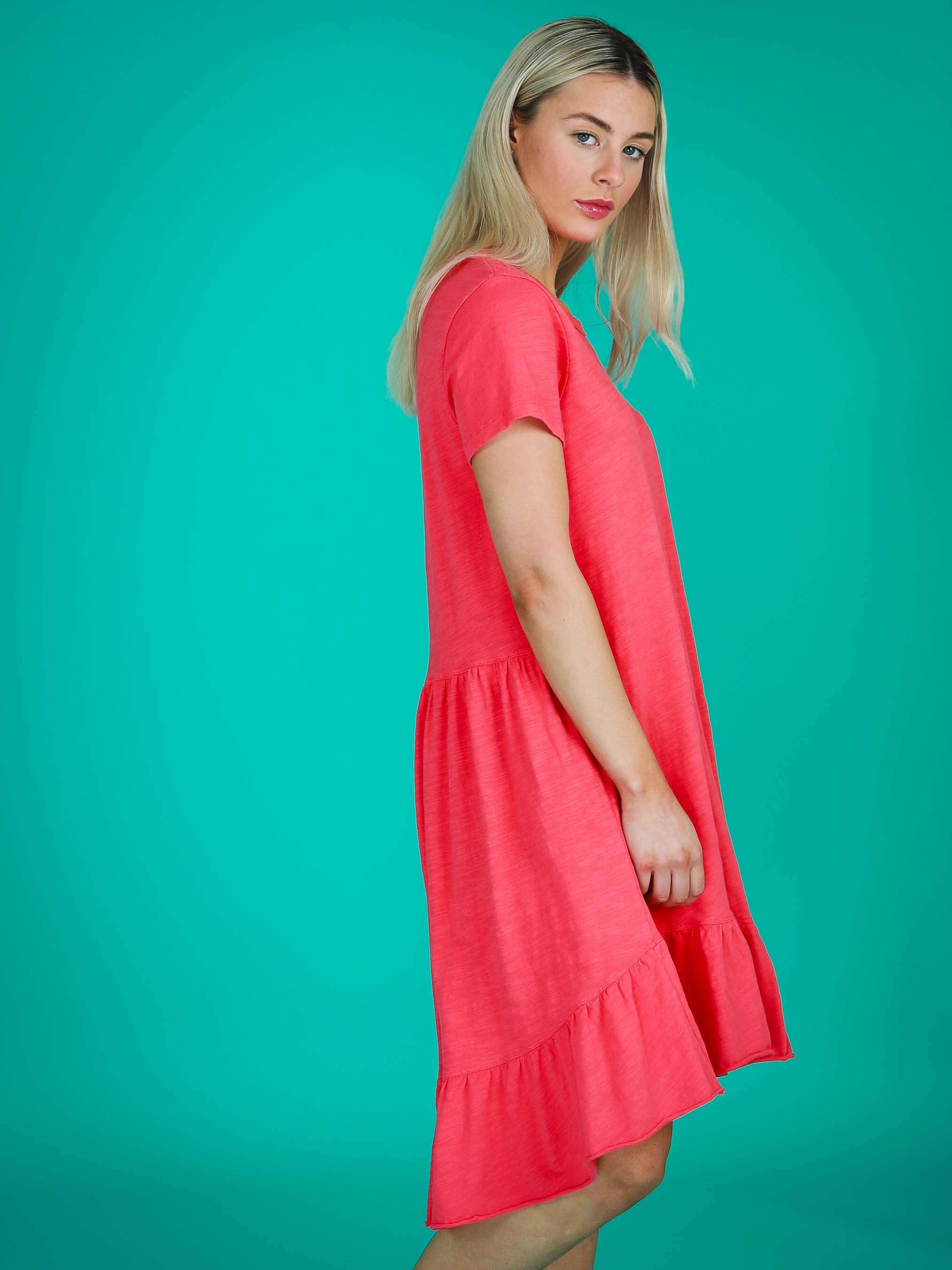 red dress #color_lipstick