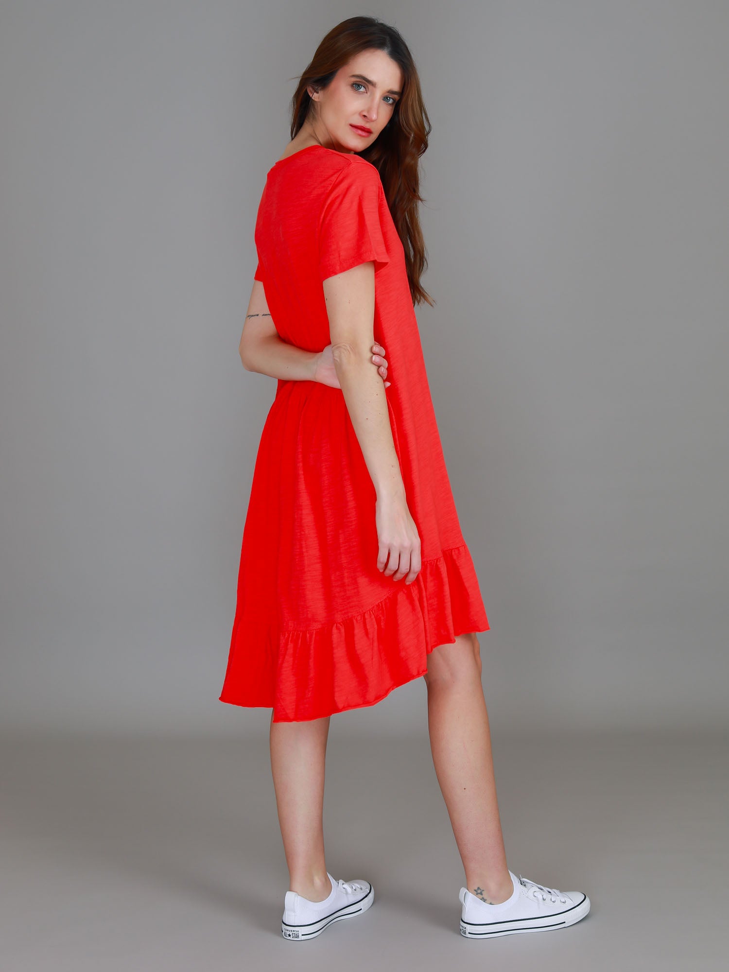 red casual dress #color_lipstick