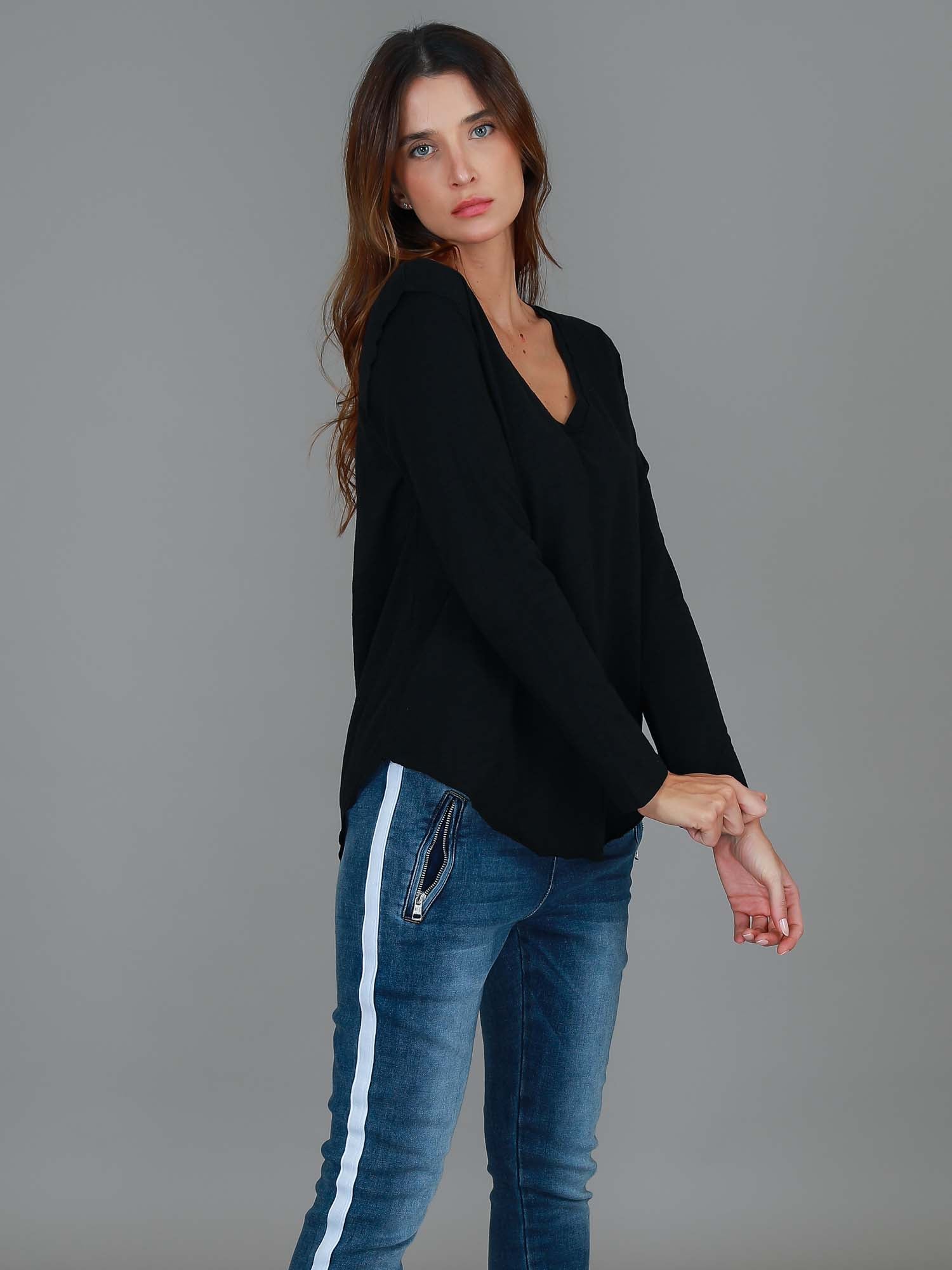 long-sleeve shirts #color_black