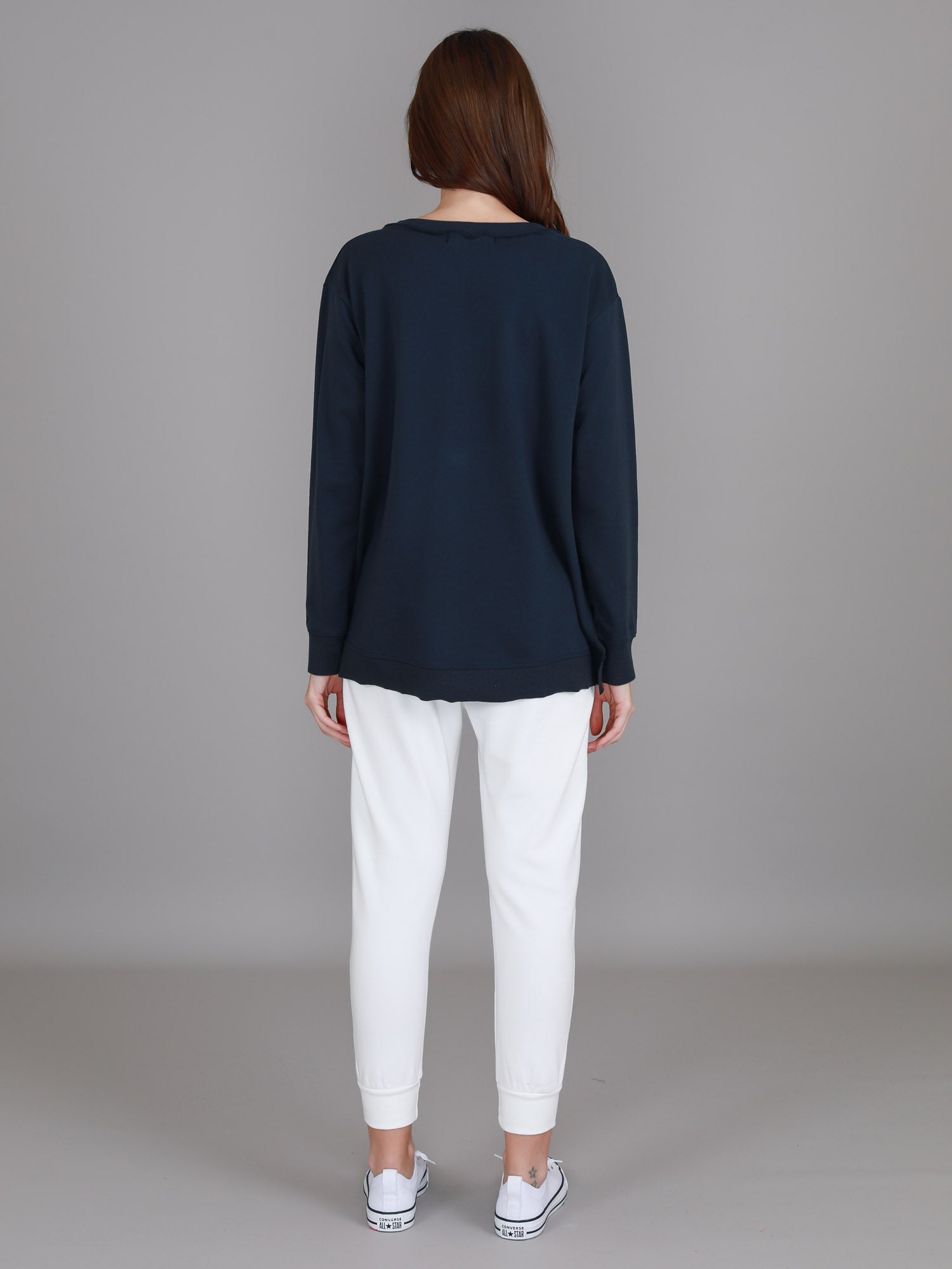 v neck crewneck sweatshirt #color_ink