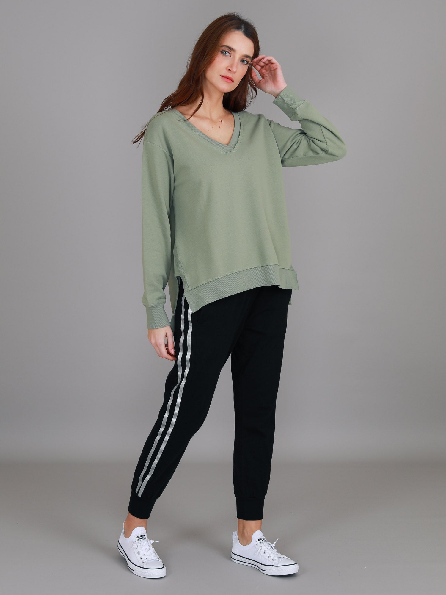 v-neck sweatshirt #color_kiwi