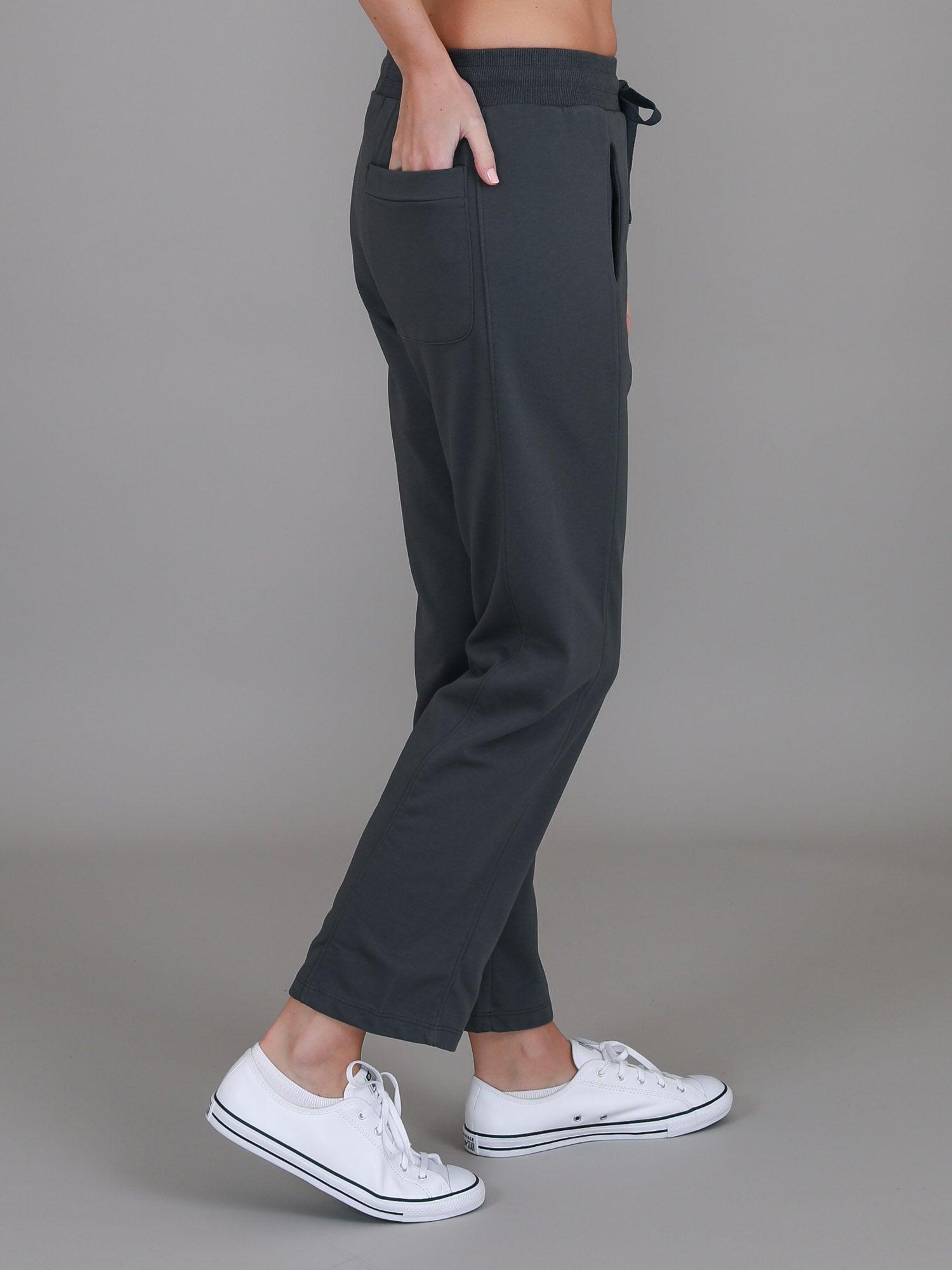 dark grey sweatpants #color_charcoal