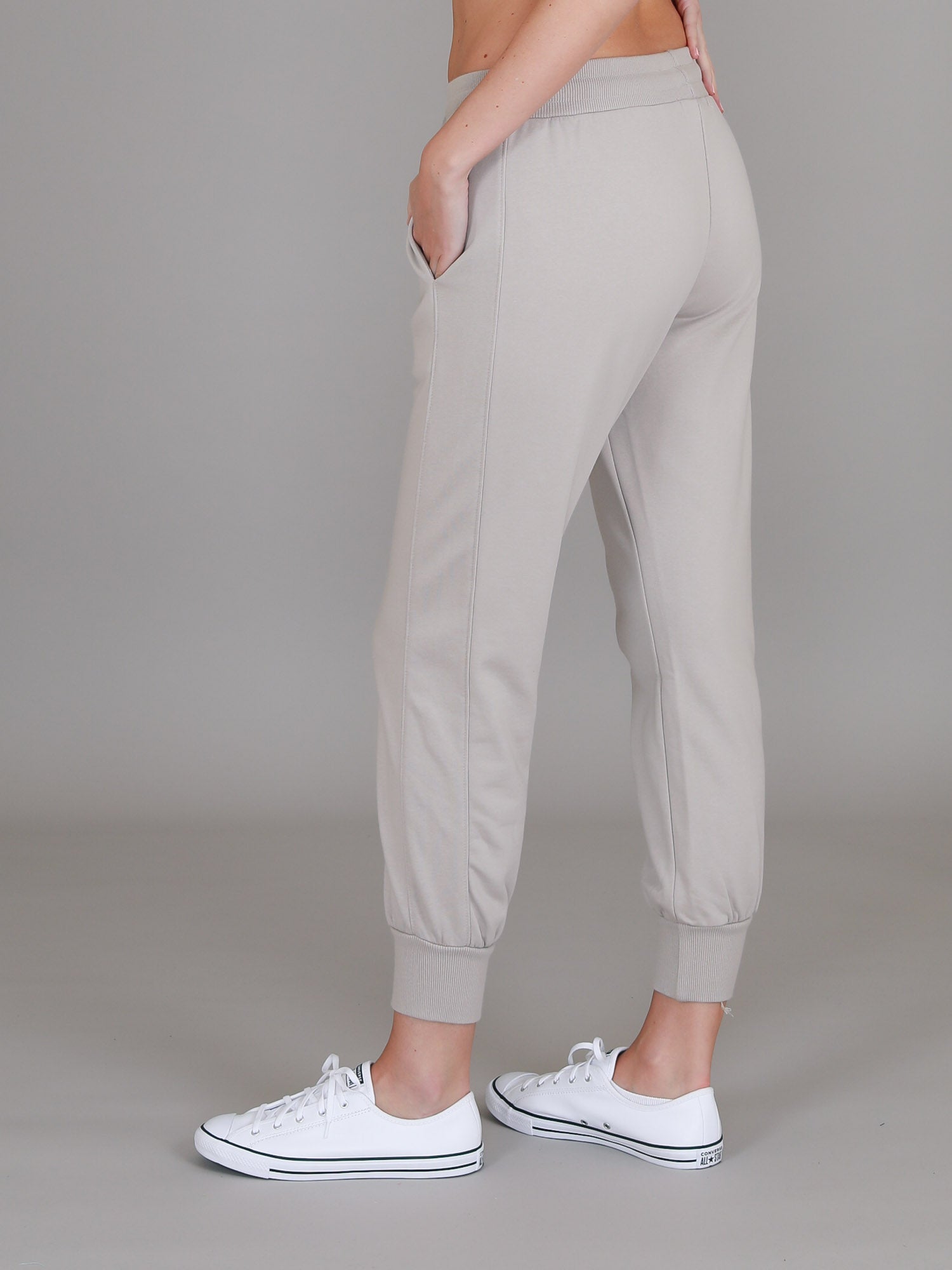 beige sweatpants womens #color_angora