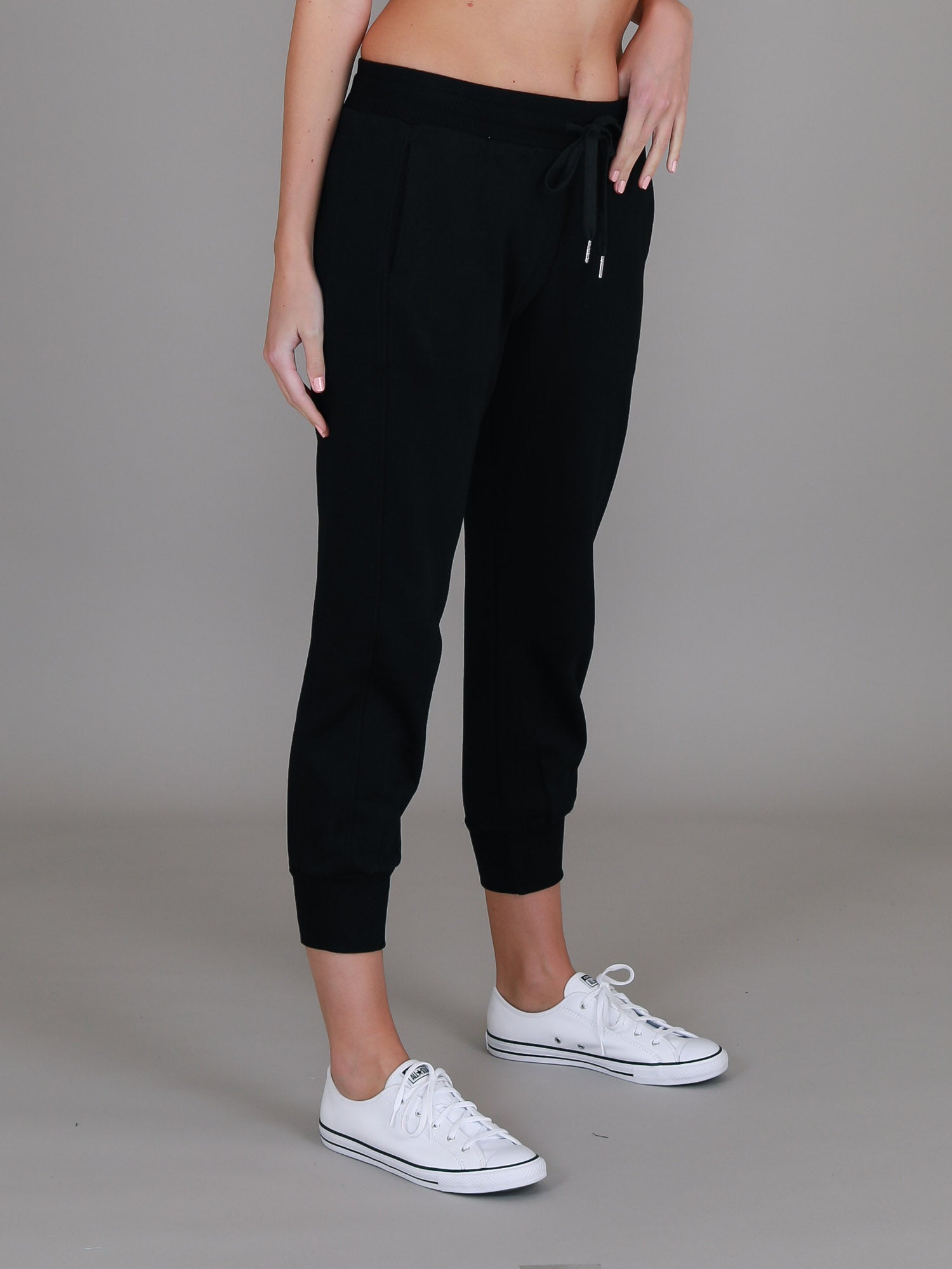black sweatpants outfit #color_black