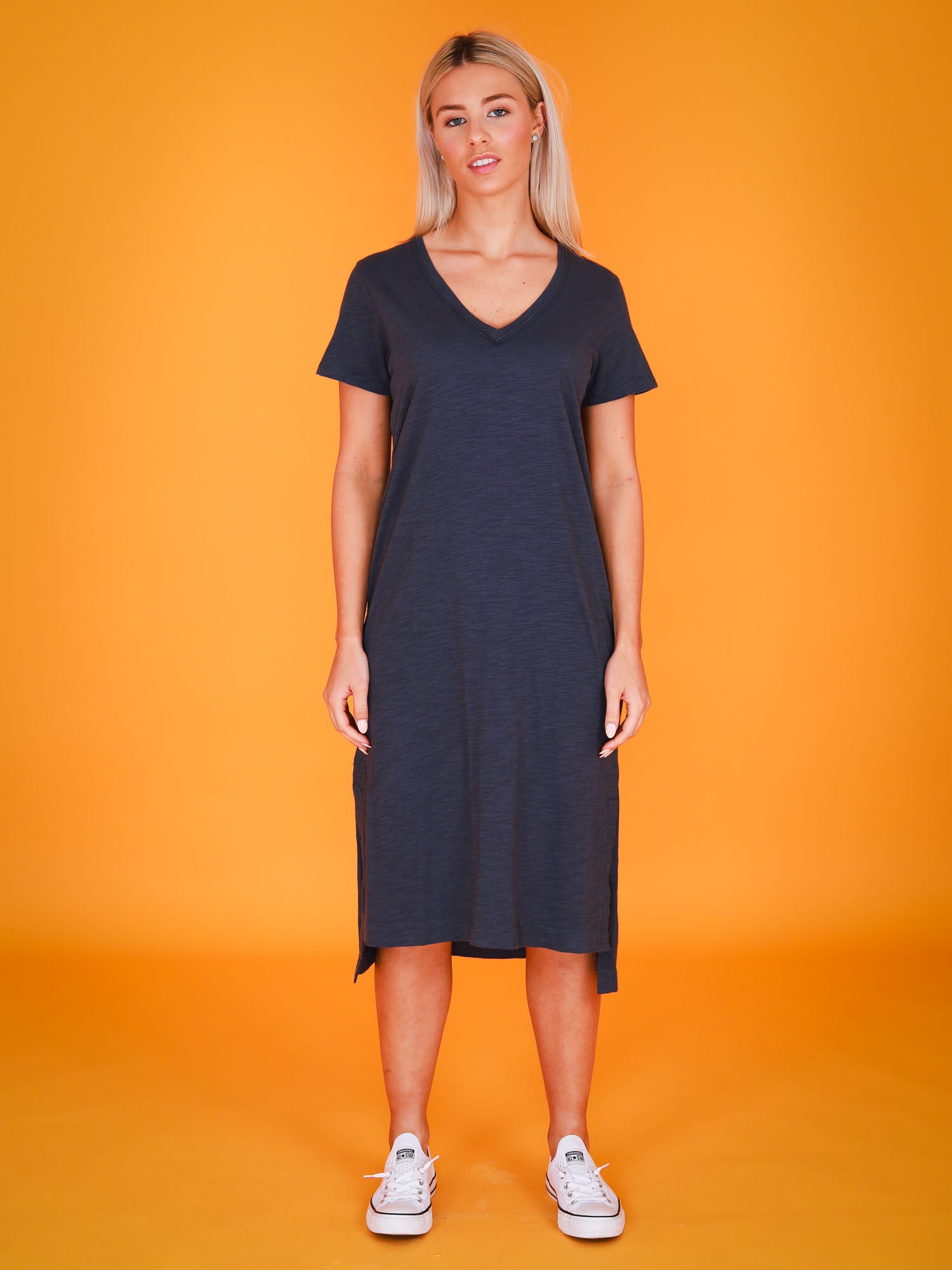 v neck midi dress with sleeves #color_indigo