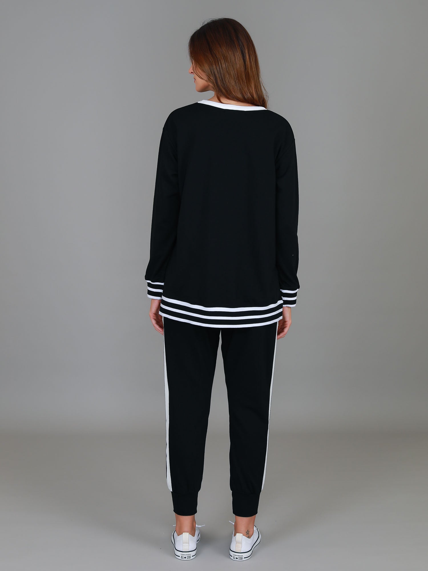 plain black sweatshirt #color_black