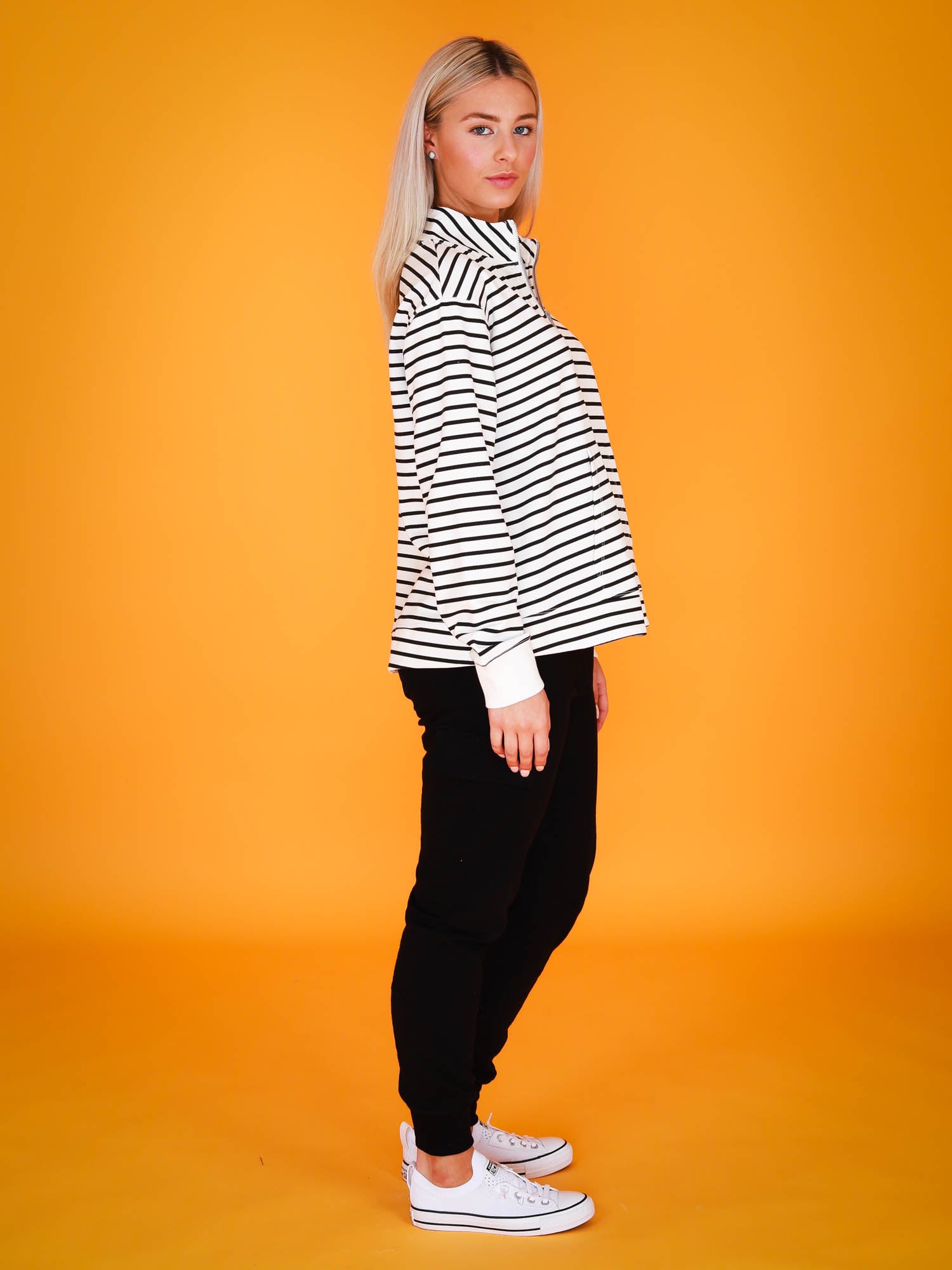 half zip sweatshirt #color_stripe