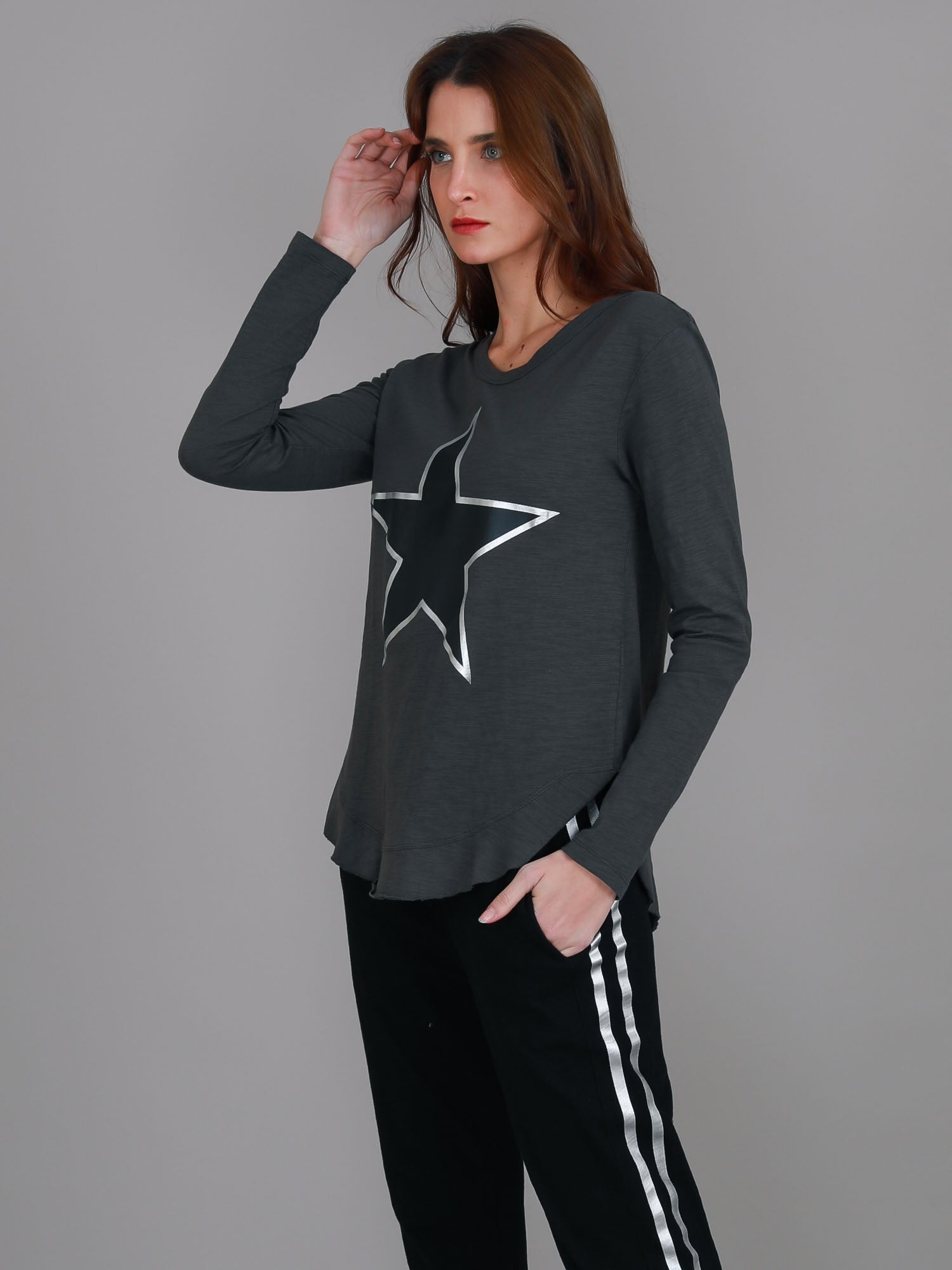 black long sleeves #color_charcoal