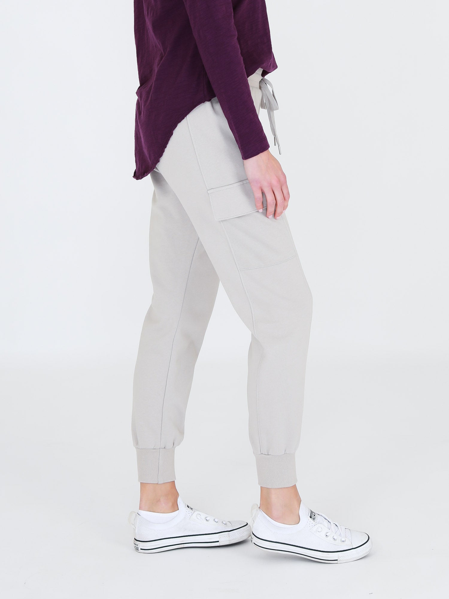 black sweatpants #color_angora