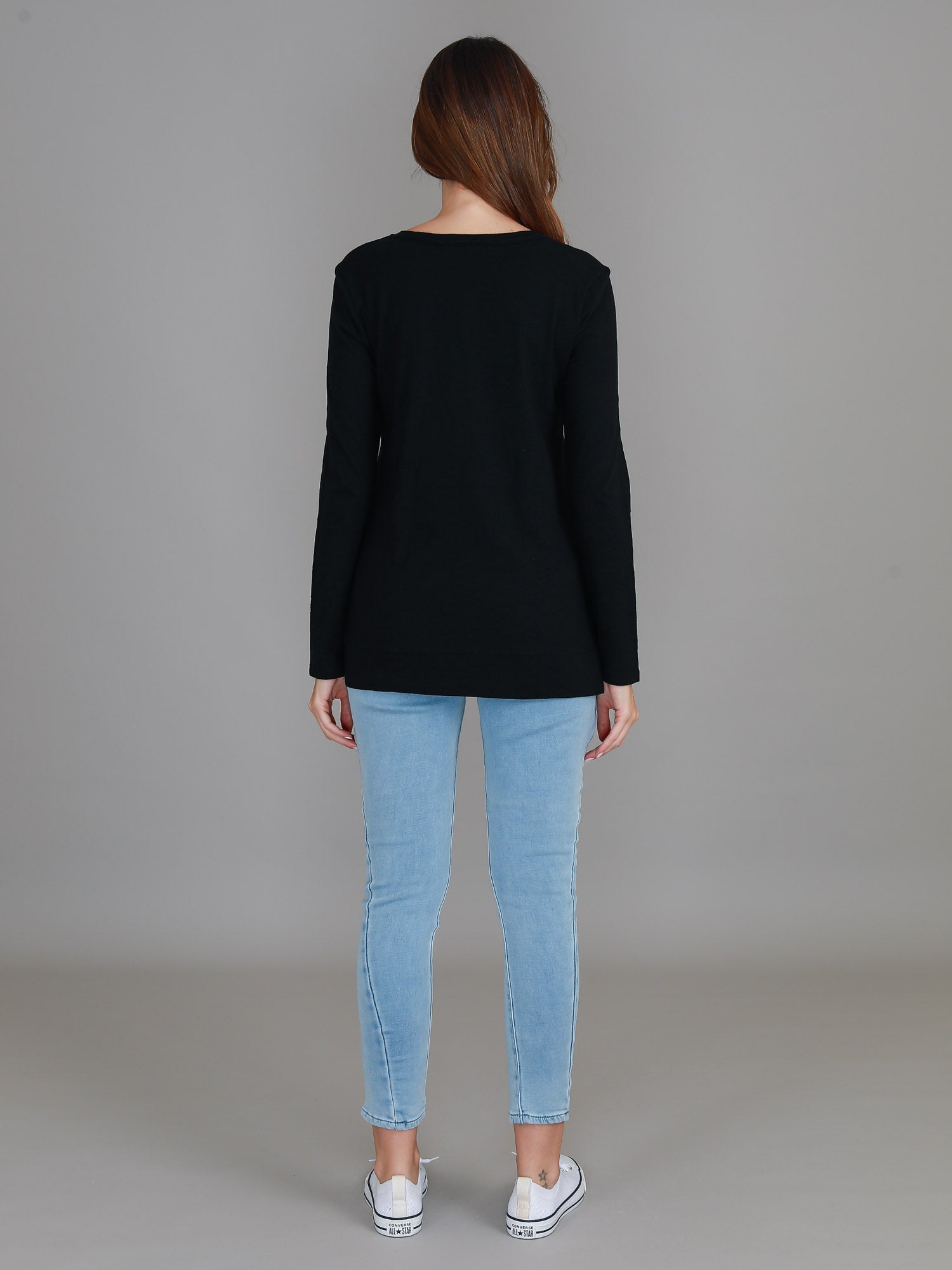 womens long sleeve v neck t shirts #color_black