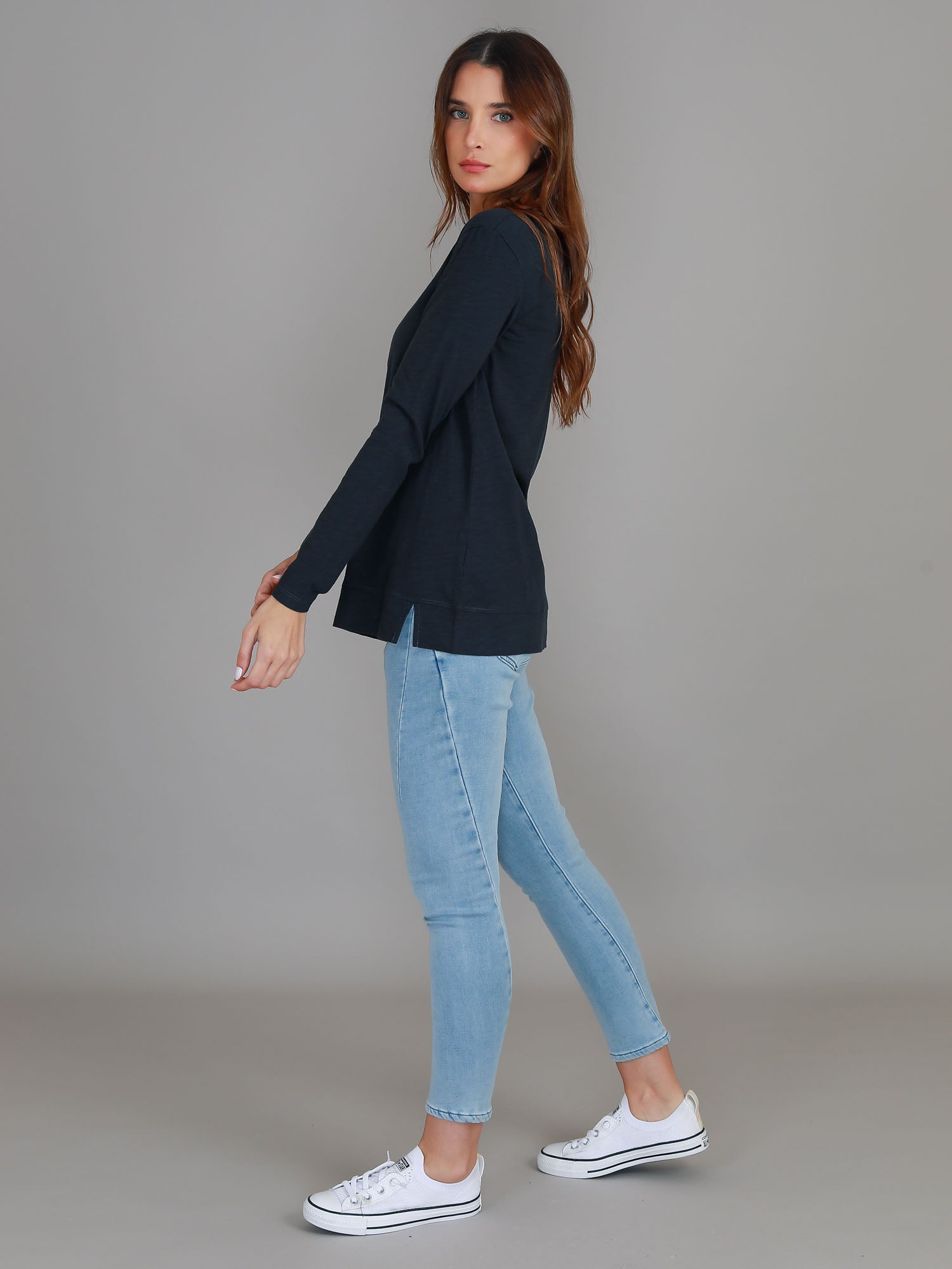women's v-neck t-shirts #color_ink