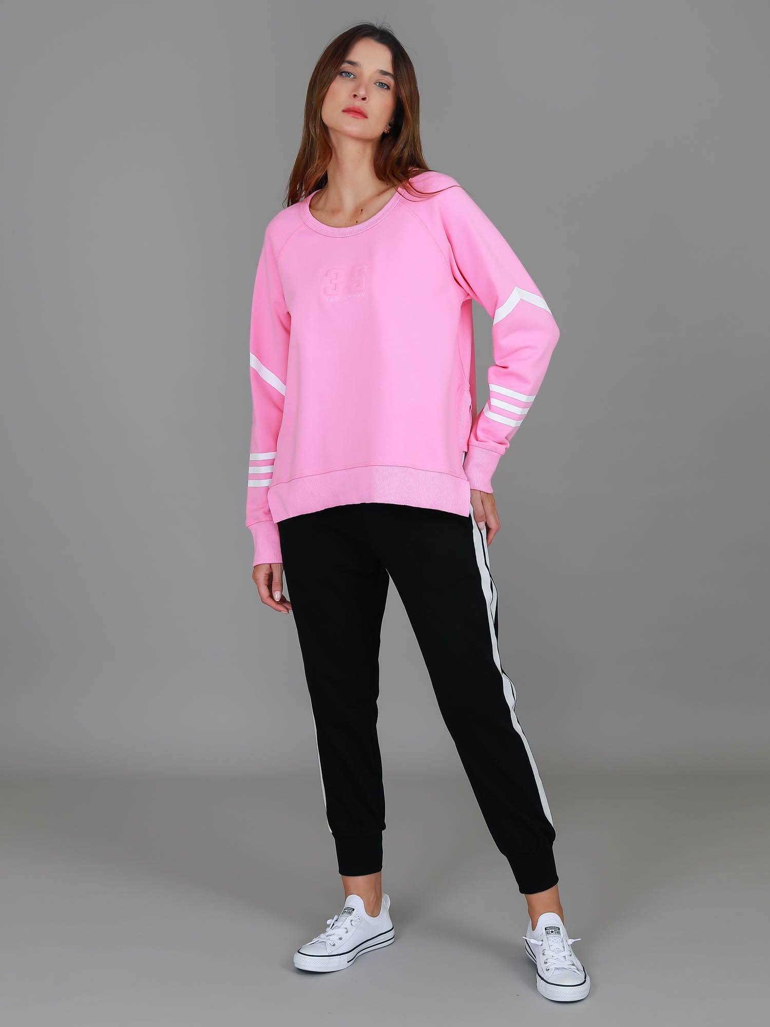 women pink sweatshirt #color_bubble gum