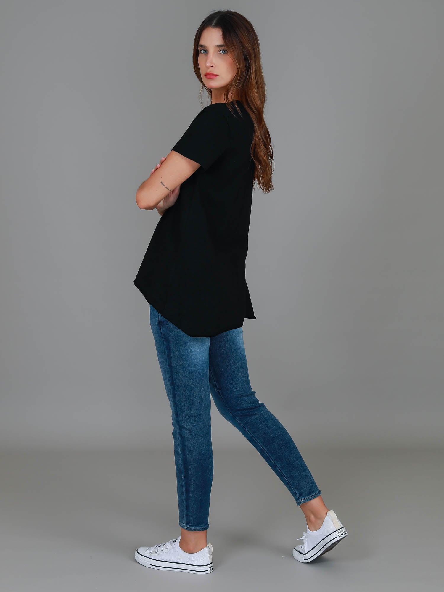 short tshirt for women #color_black