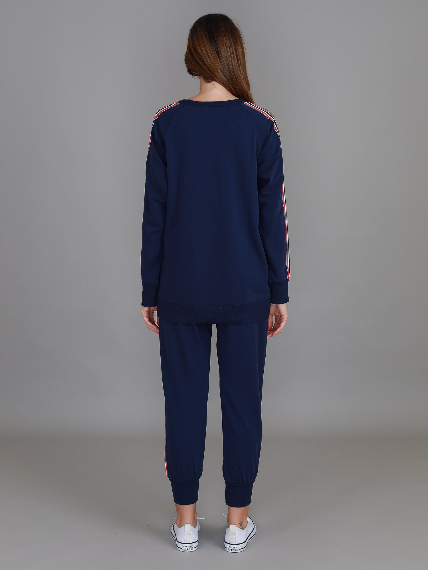 crew neck sweatshirt graphic #color_navy