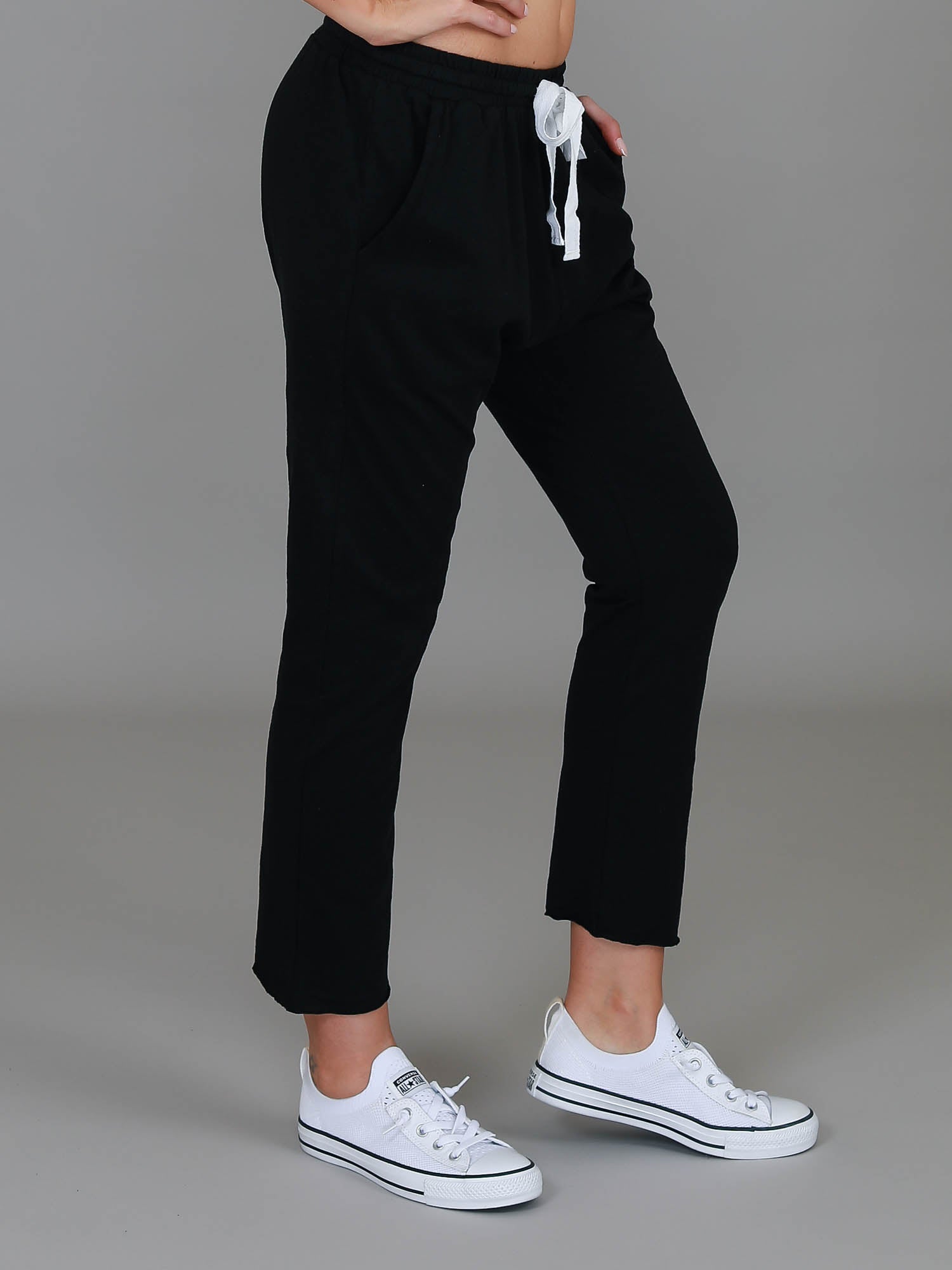 womens jogging bottoms #color_black