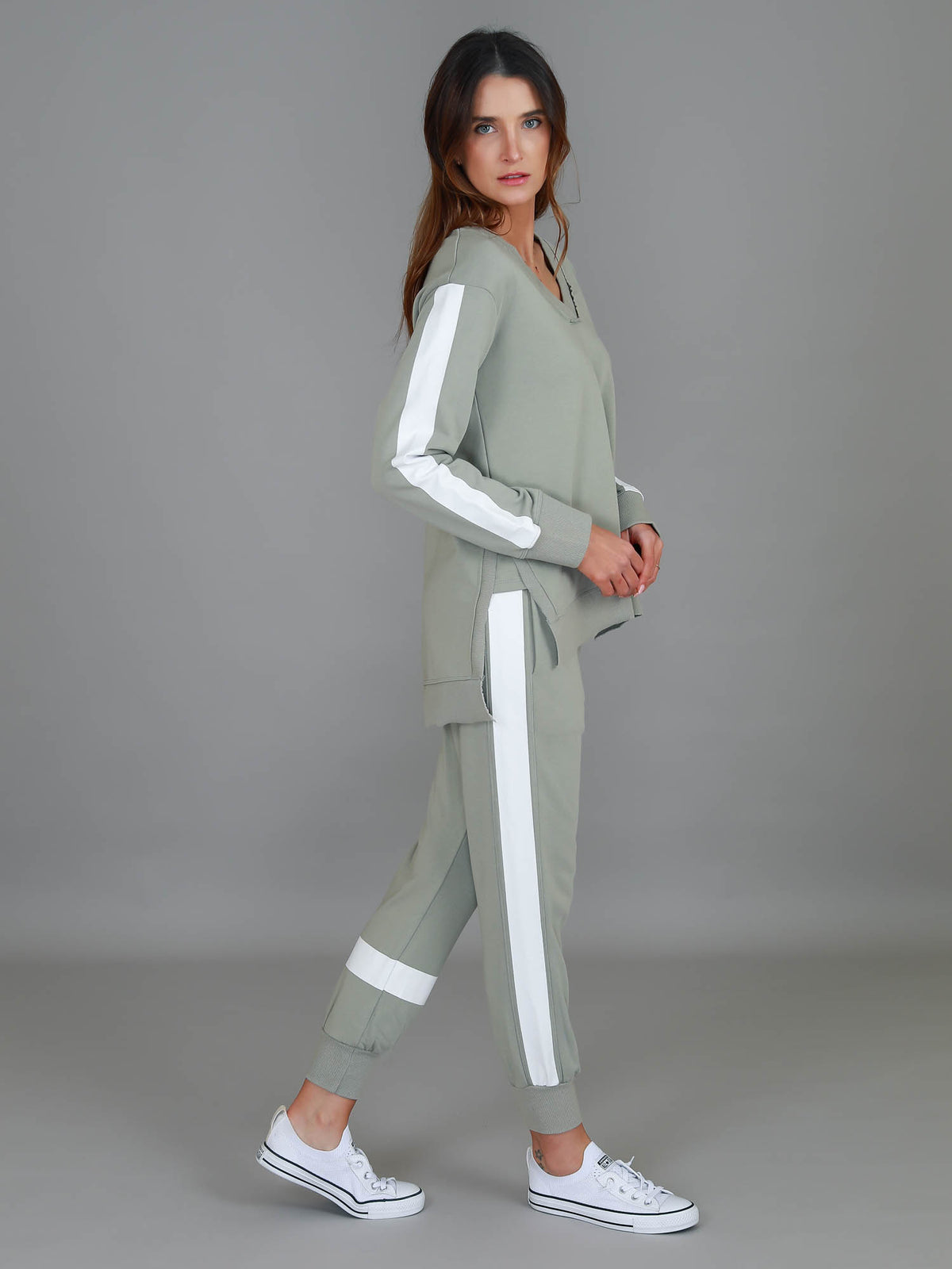 Pamela V Neck Sweatshirt