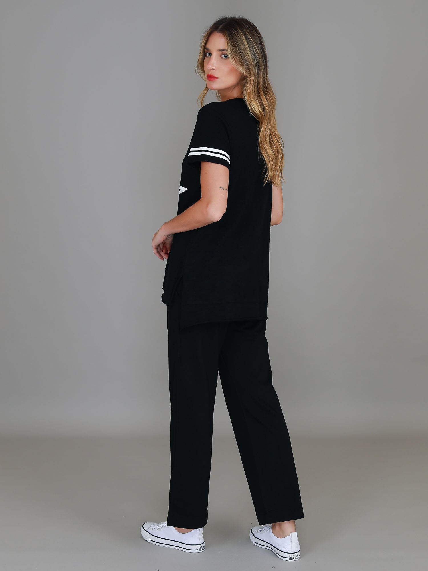 black t-shirts #color_black