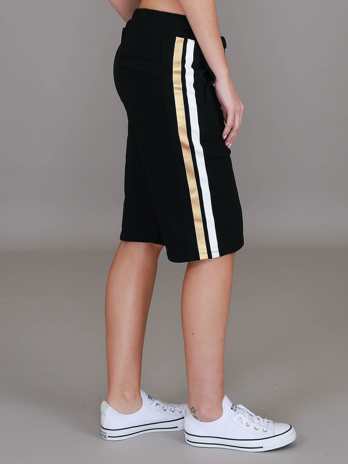 black stripe side shorts #color_black/gold
