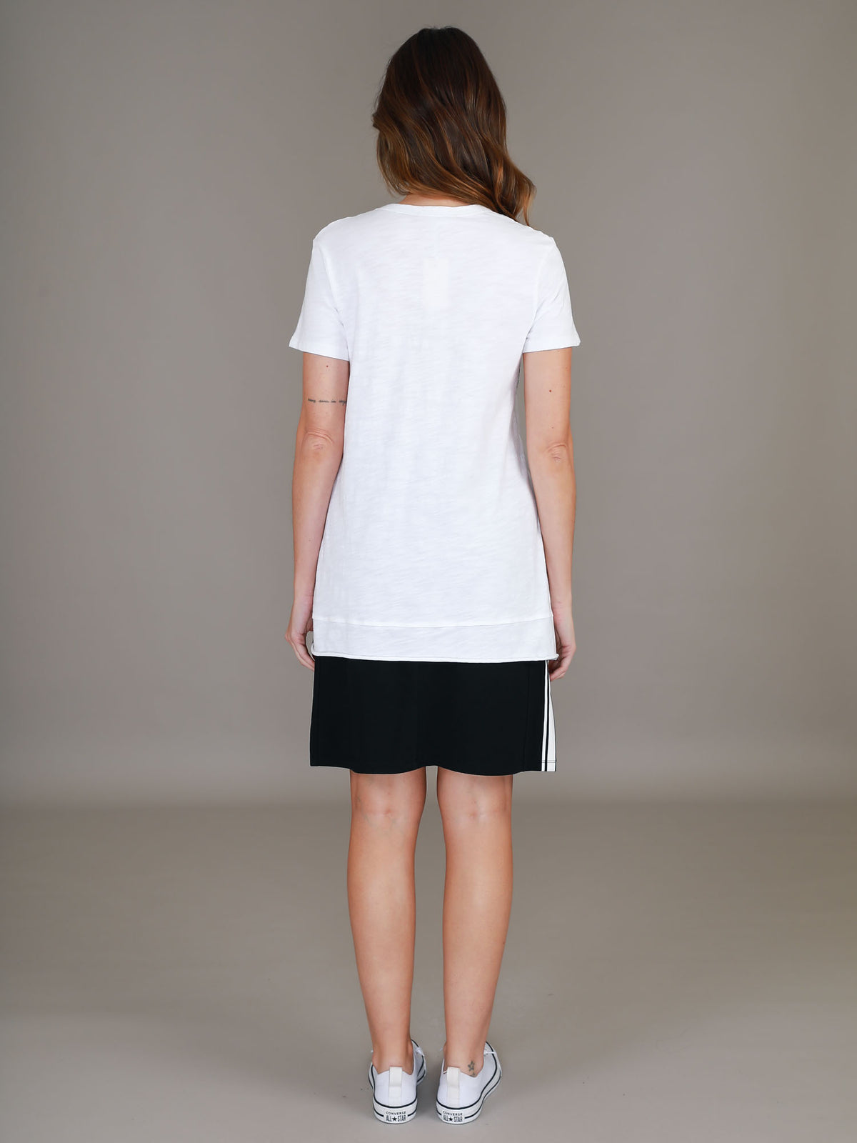 white hi lo stripe tee #color_white