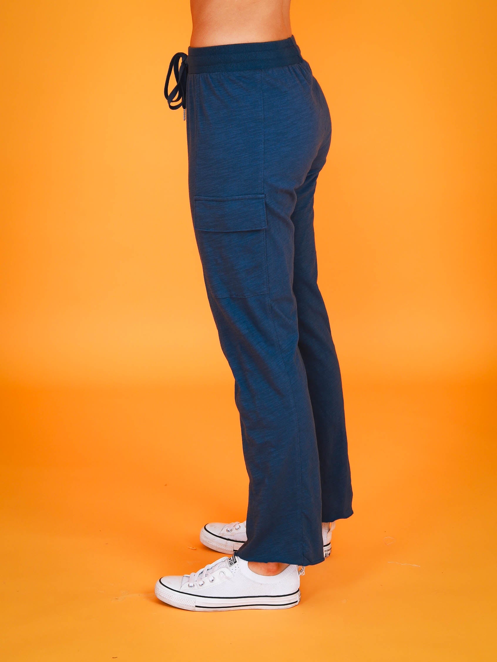 wide leg cargo pants #color_midnight