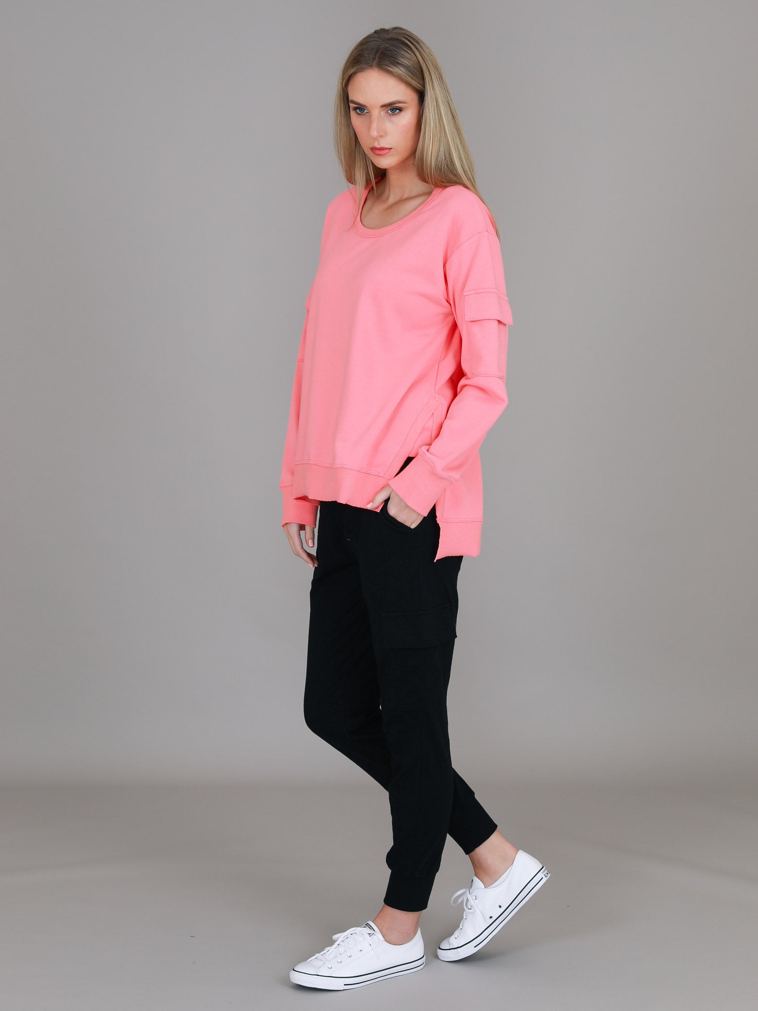 womens crew neck sweatshirt #color_peaches n cream