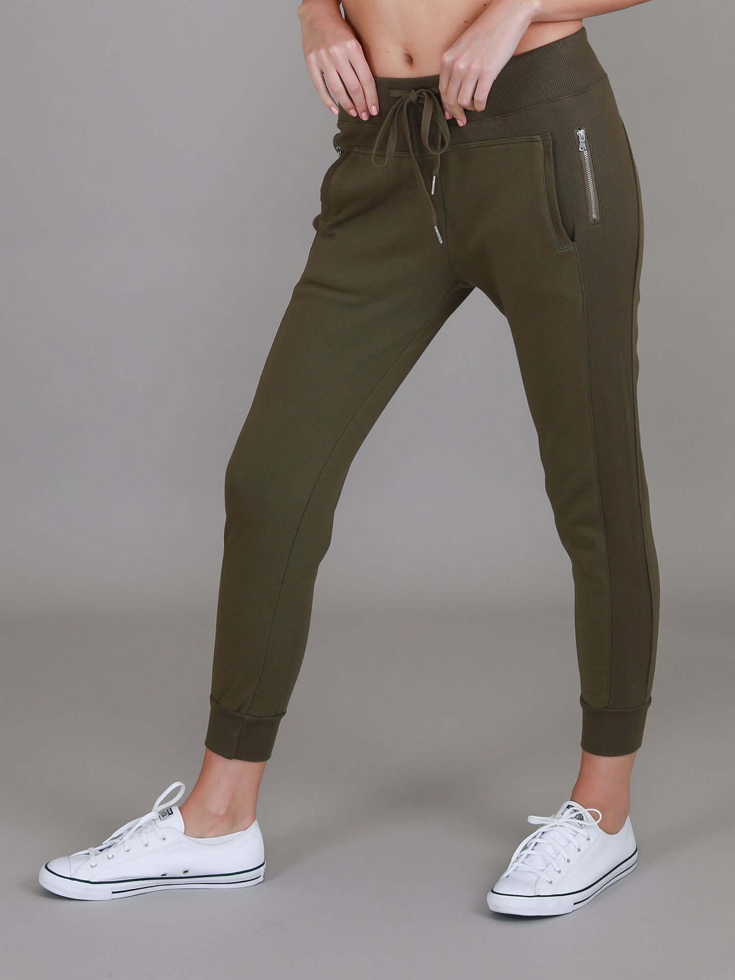 what are jogger pants #color_khaki