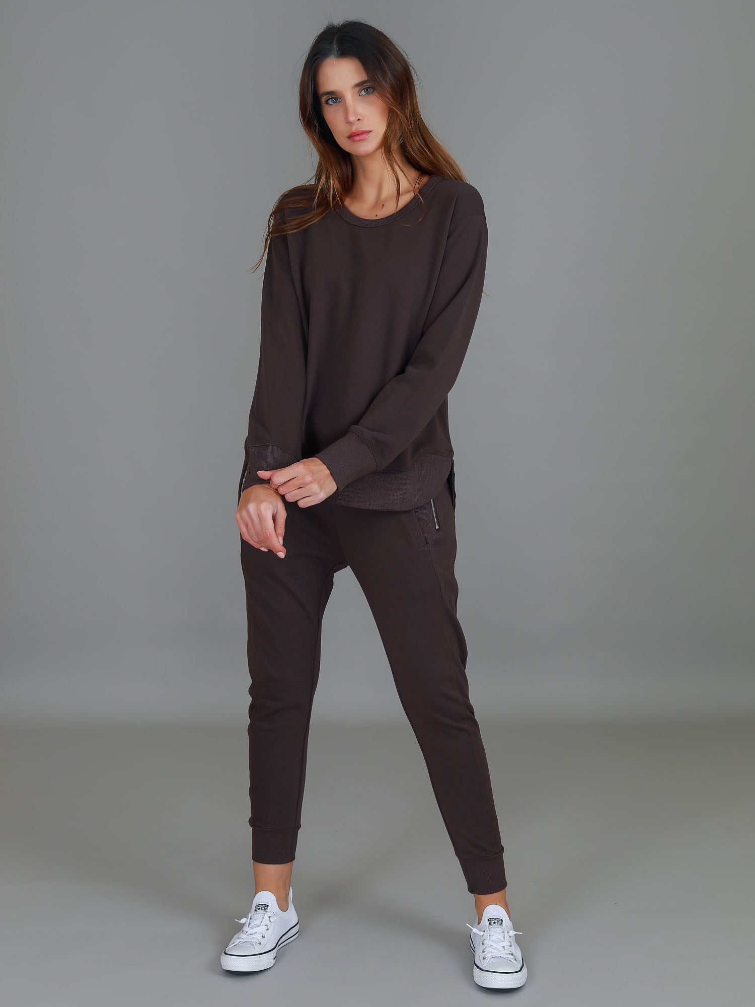 oversized crew neck #color_truffle