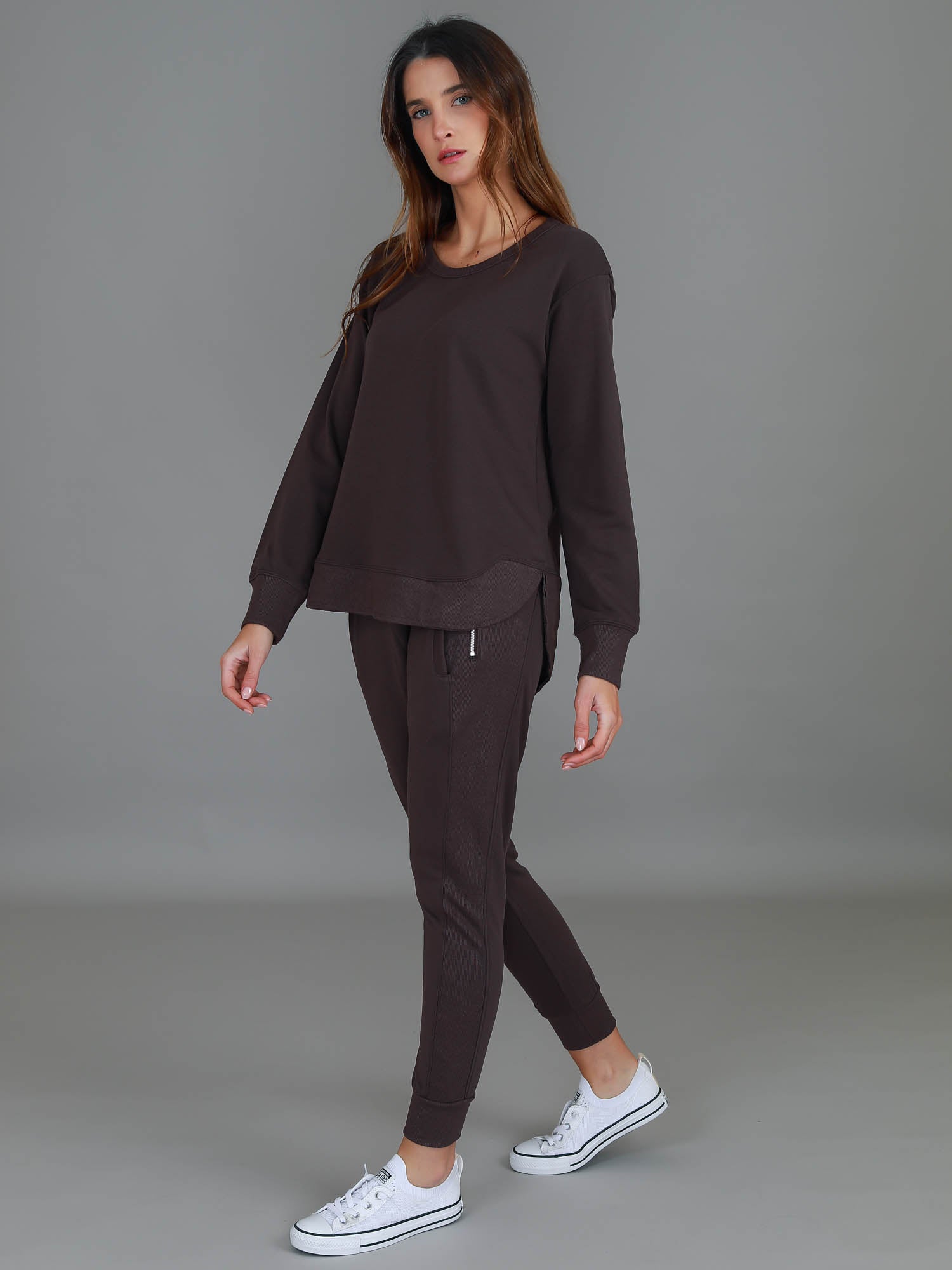 oversized crewneck sweatshirt #color_truffle