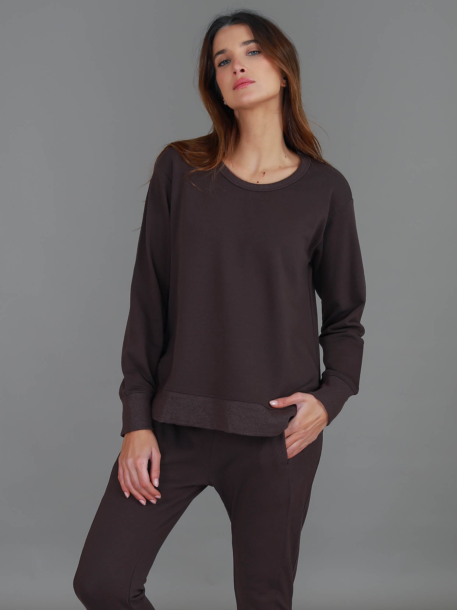 women's crewneck sweatshirt #color_truffle