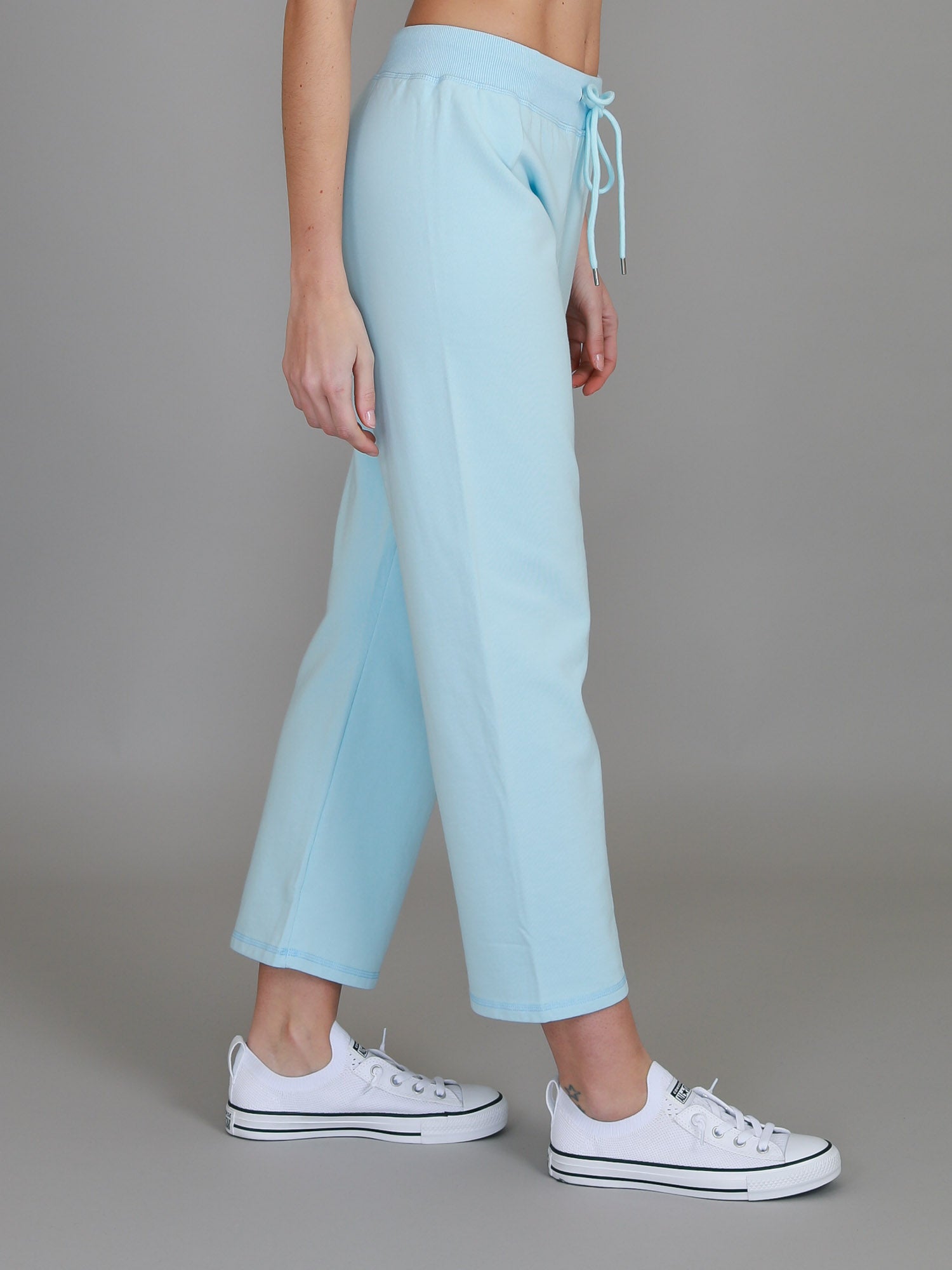 straight leg sweatpants #color_frosty