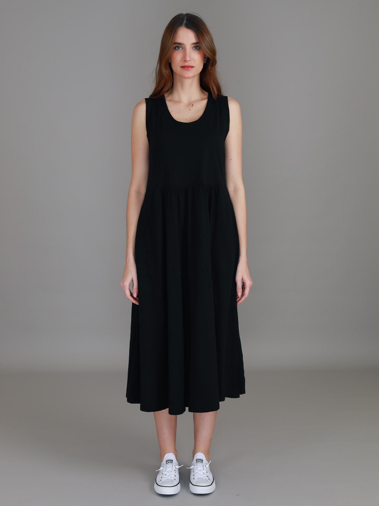sleeveless maxi dress #color_black