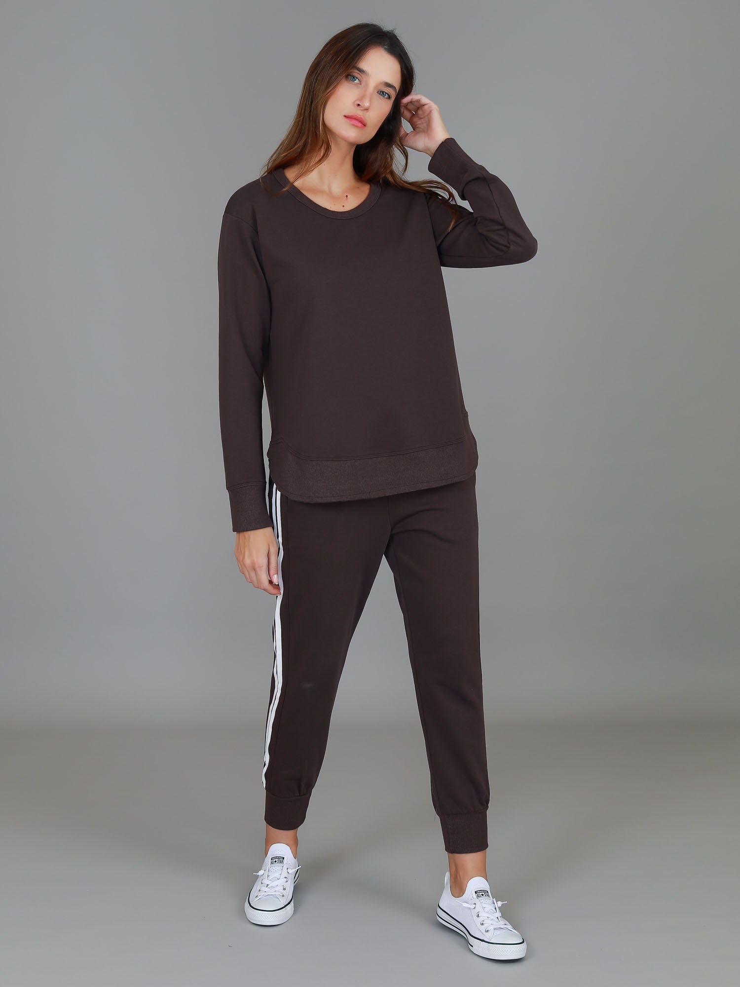 oversized crew neck #color_truffle