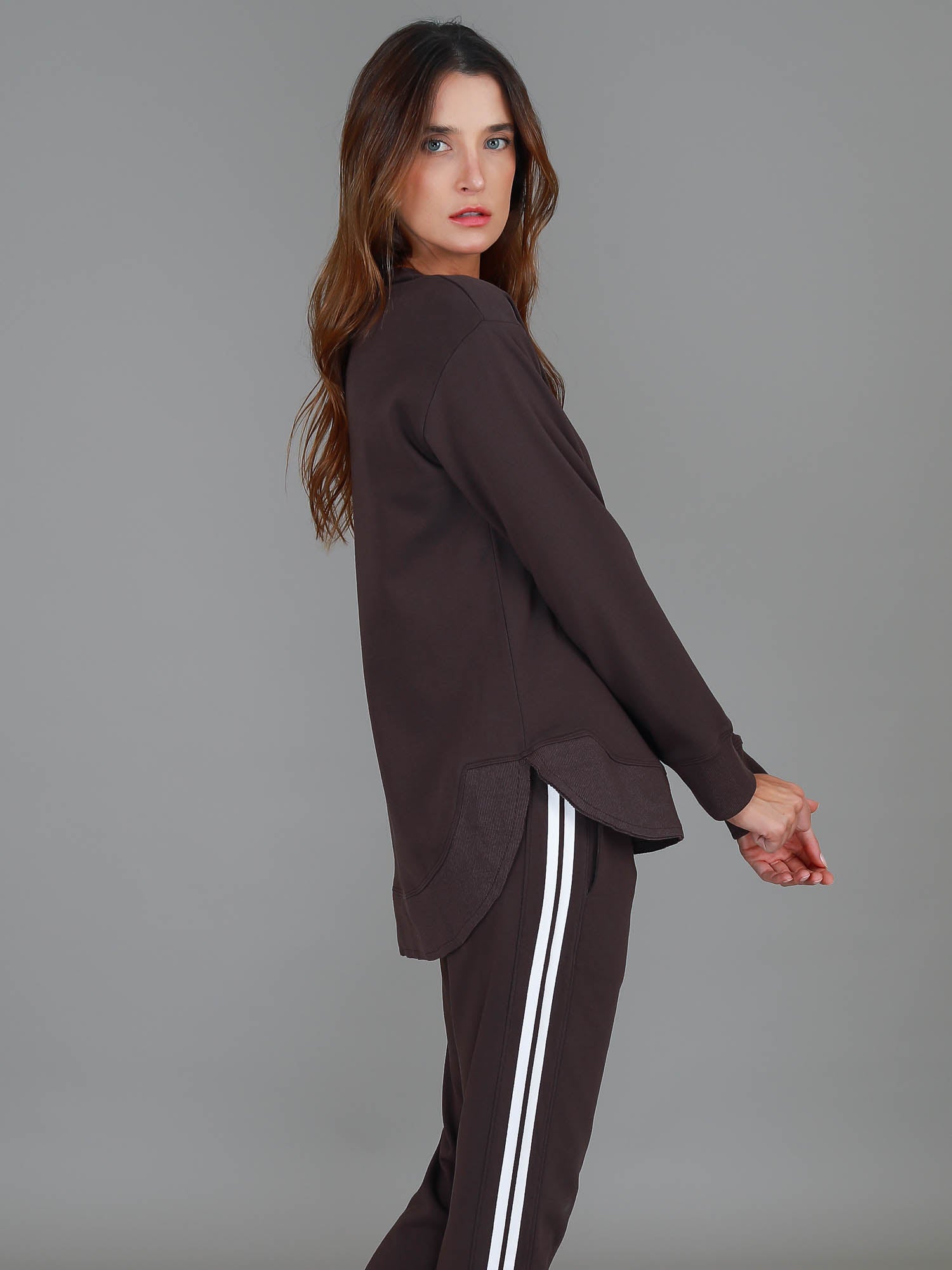 women's crewneck sweatshirt #color_truffle