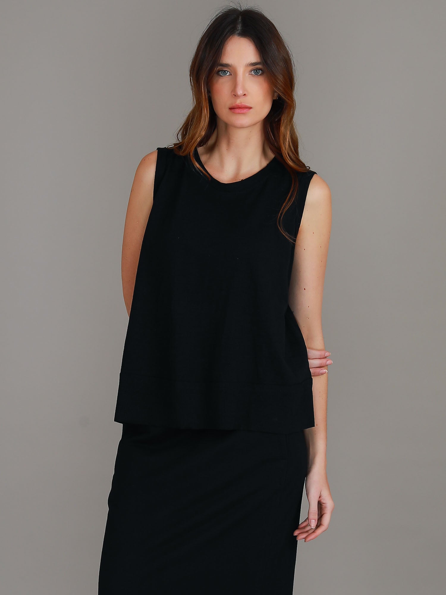 women's black tank top #color_black